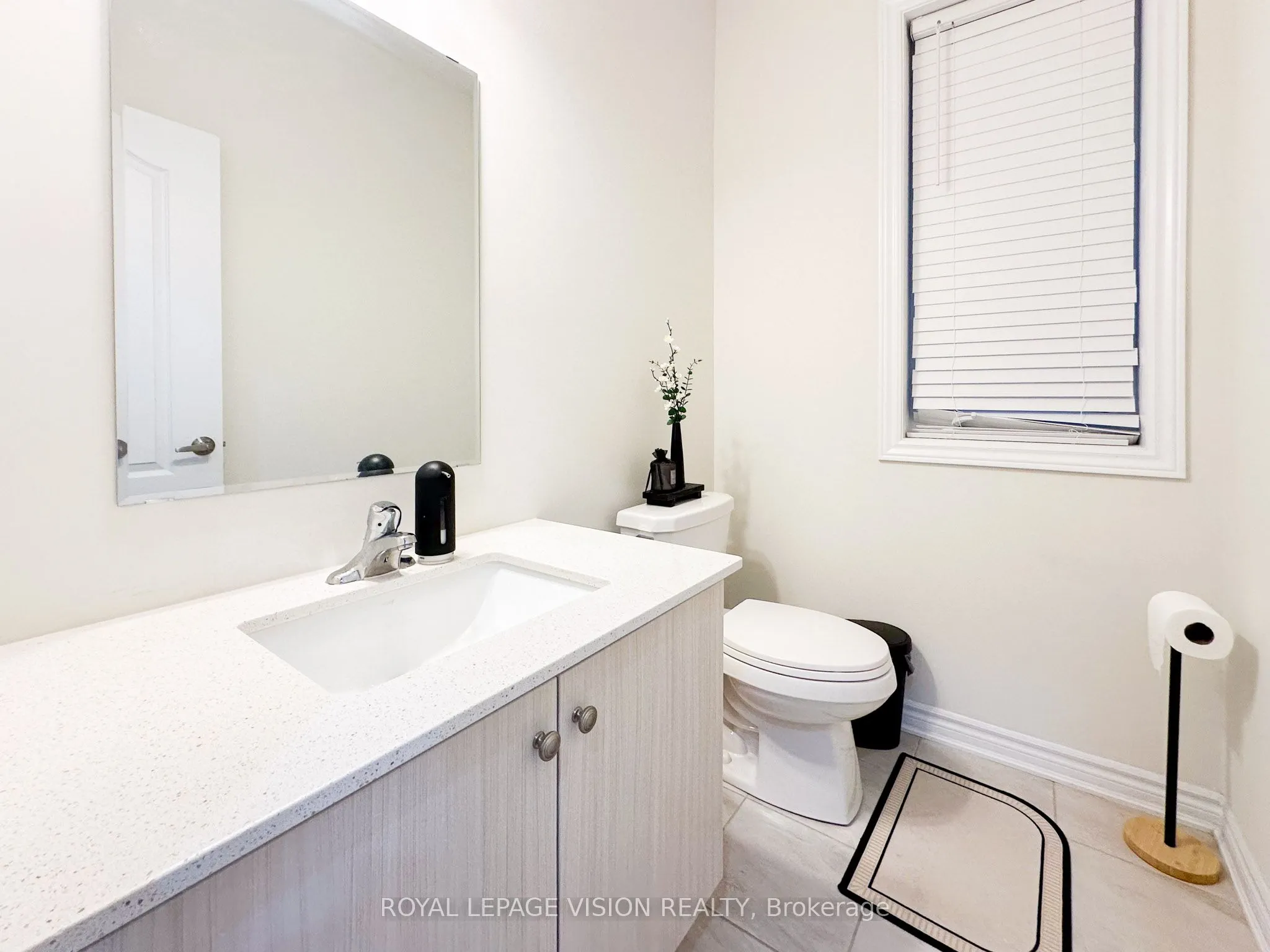 11 Waterfront Crescent
