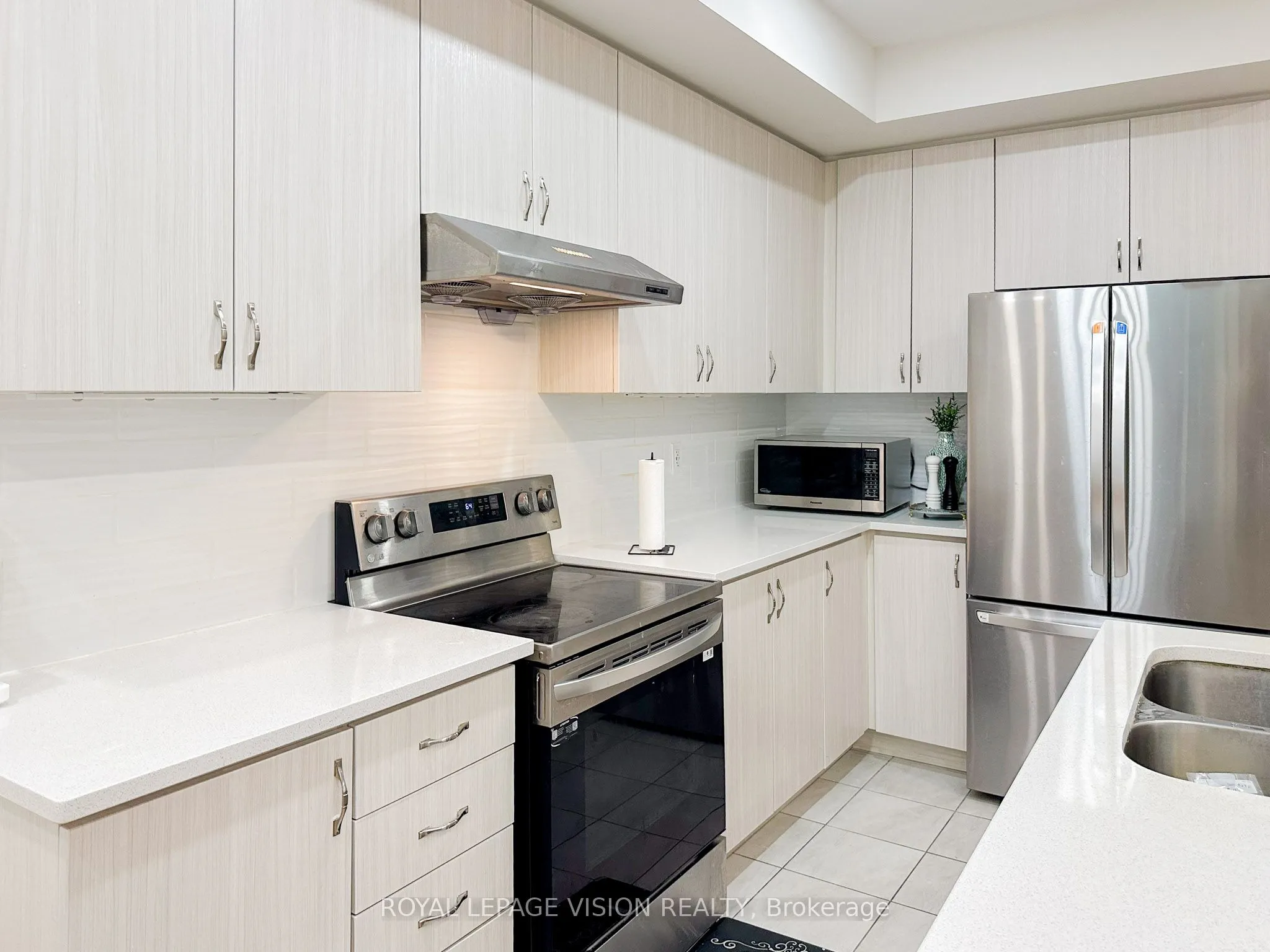 11 Waterfront Crescent