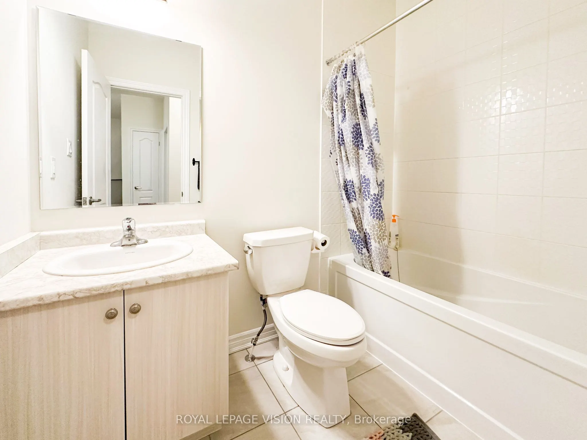 11 Waterfront Crescent