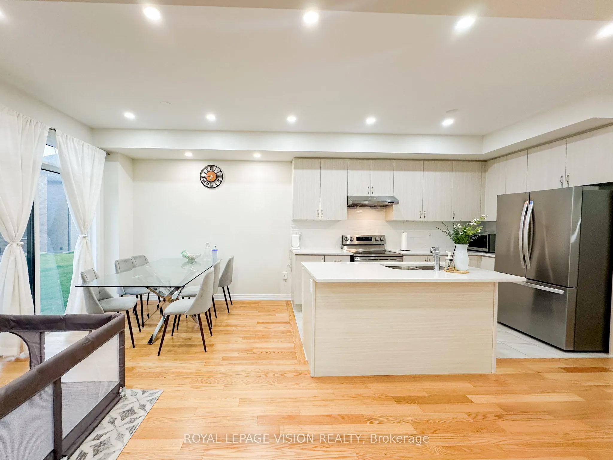 11 Waterfront Crescent