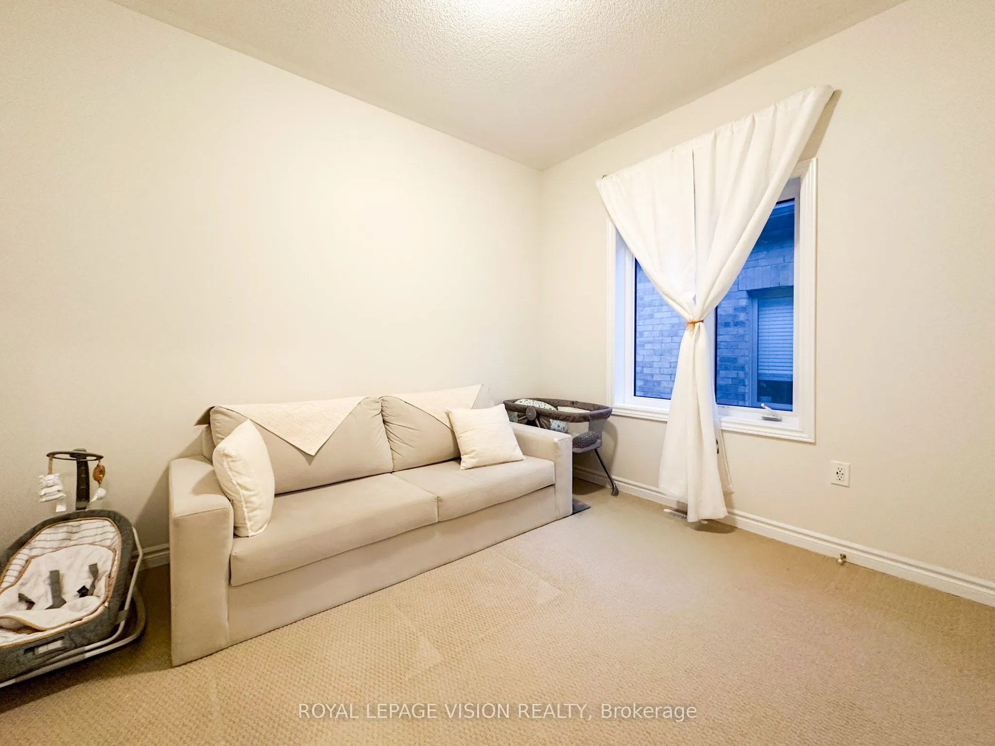 11 Waterfront Crescent