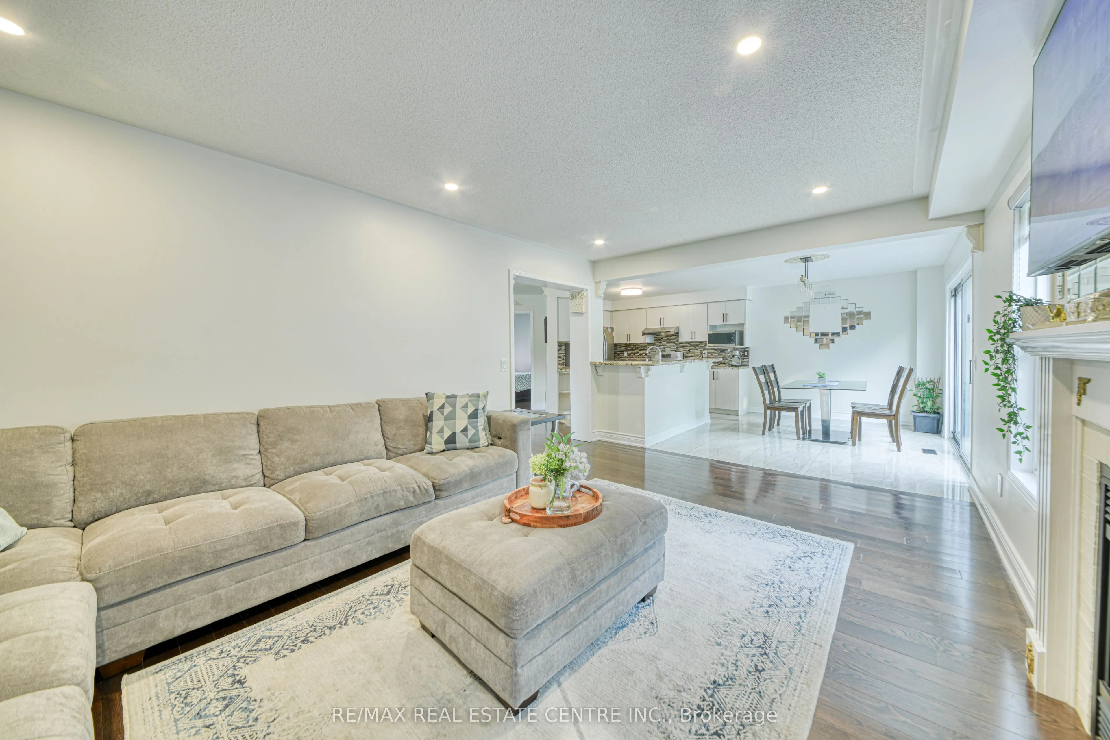3100 Country Lane