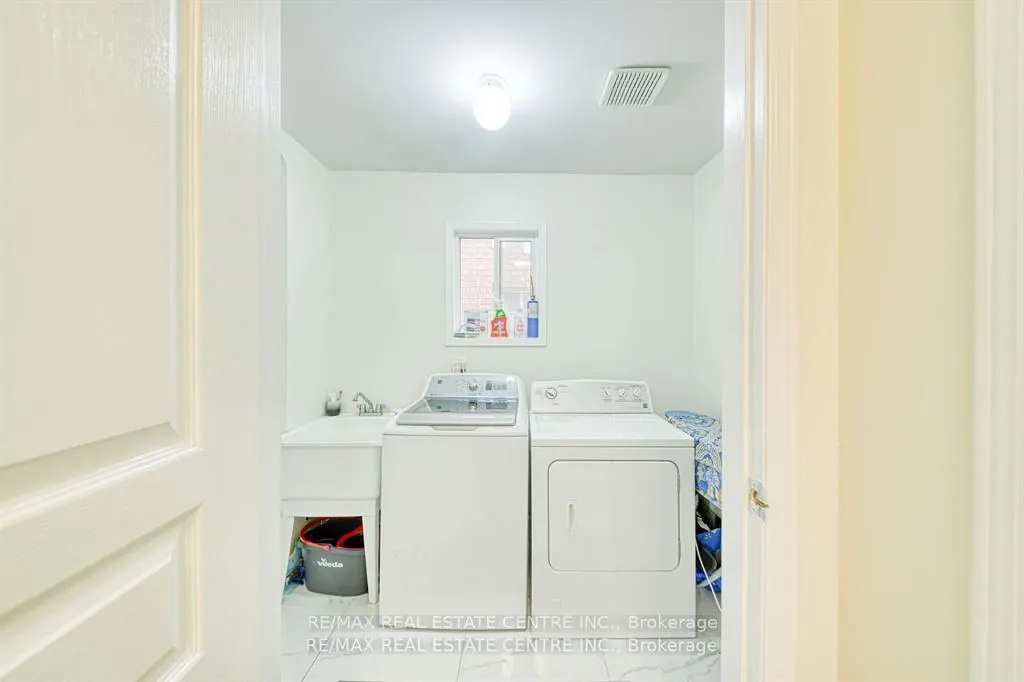 3100 Country Lane