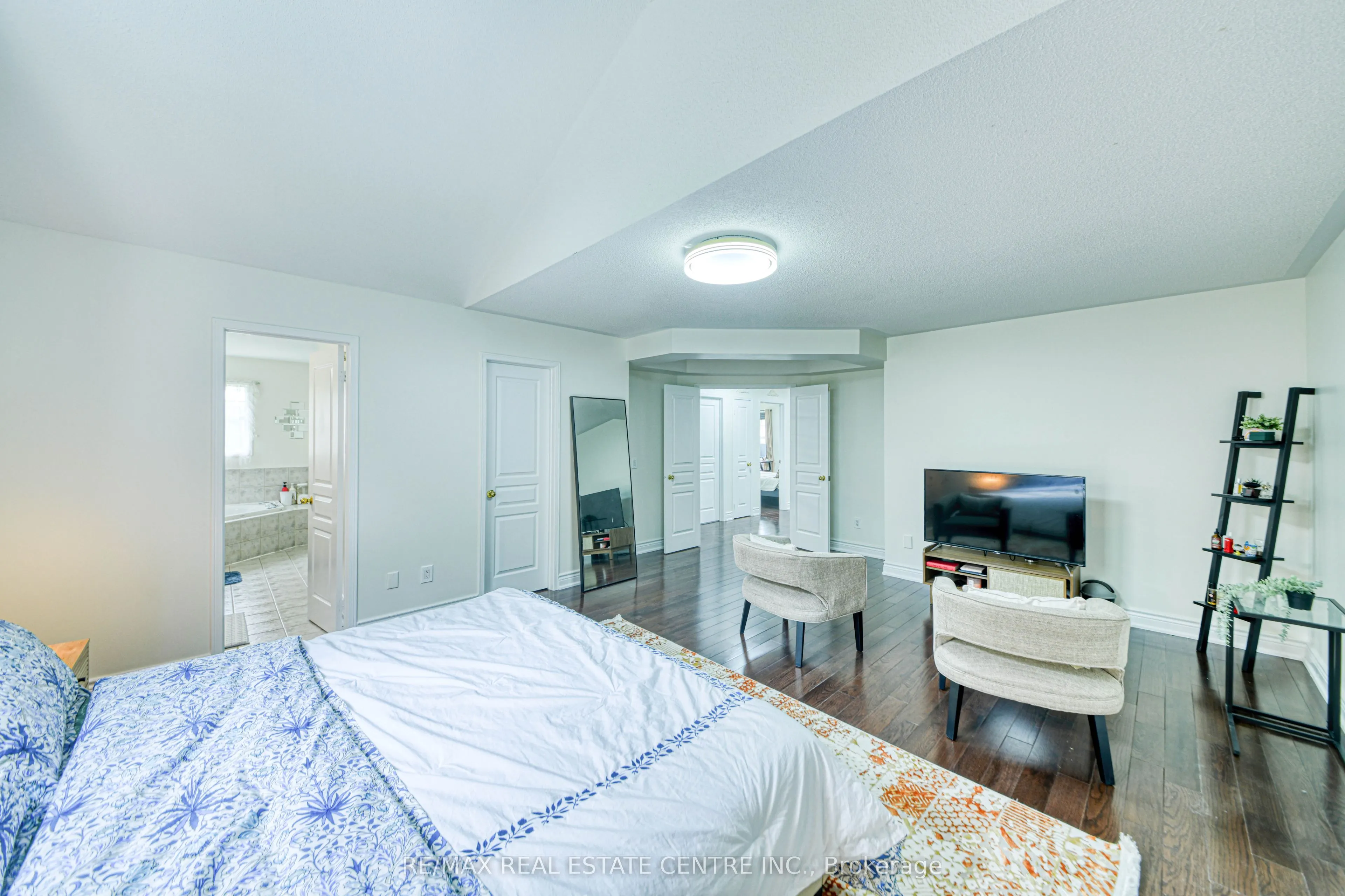 3100 Country Lane