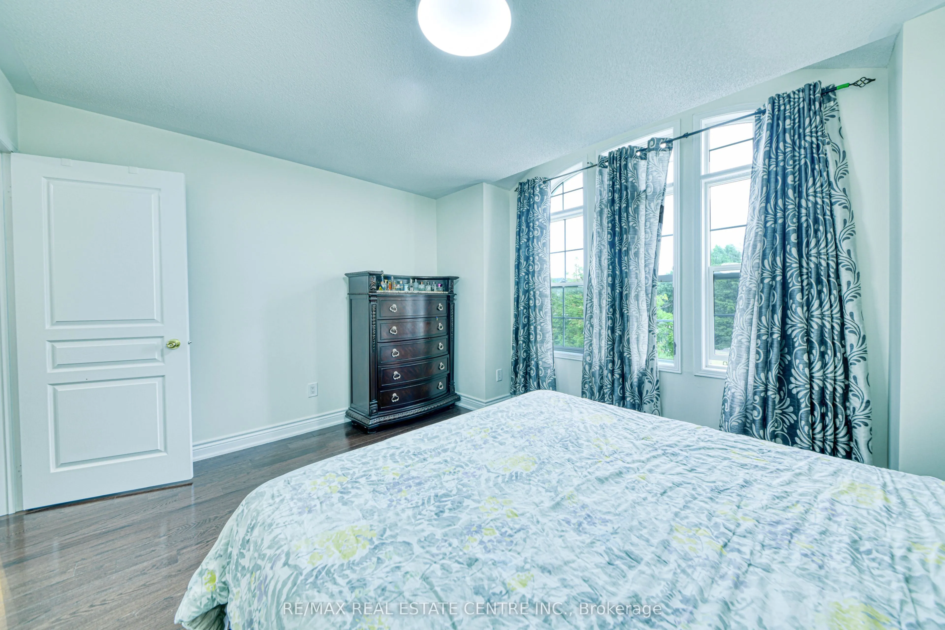 3100 Country Lane