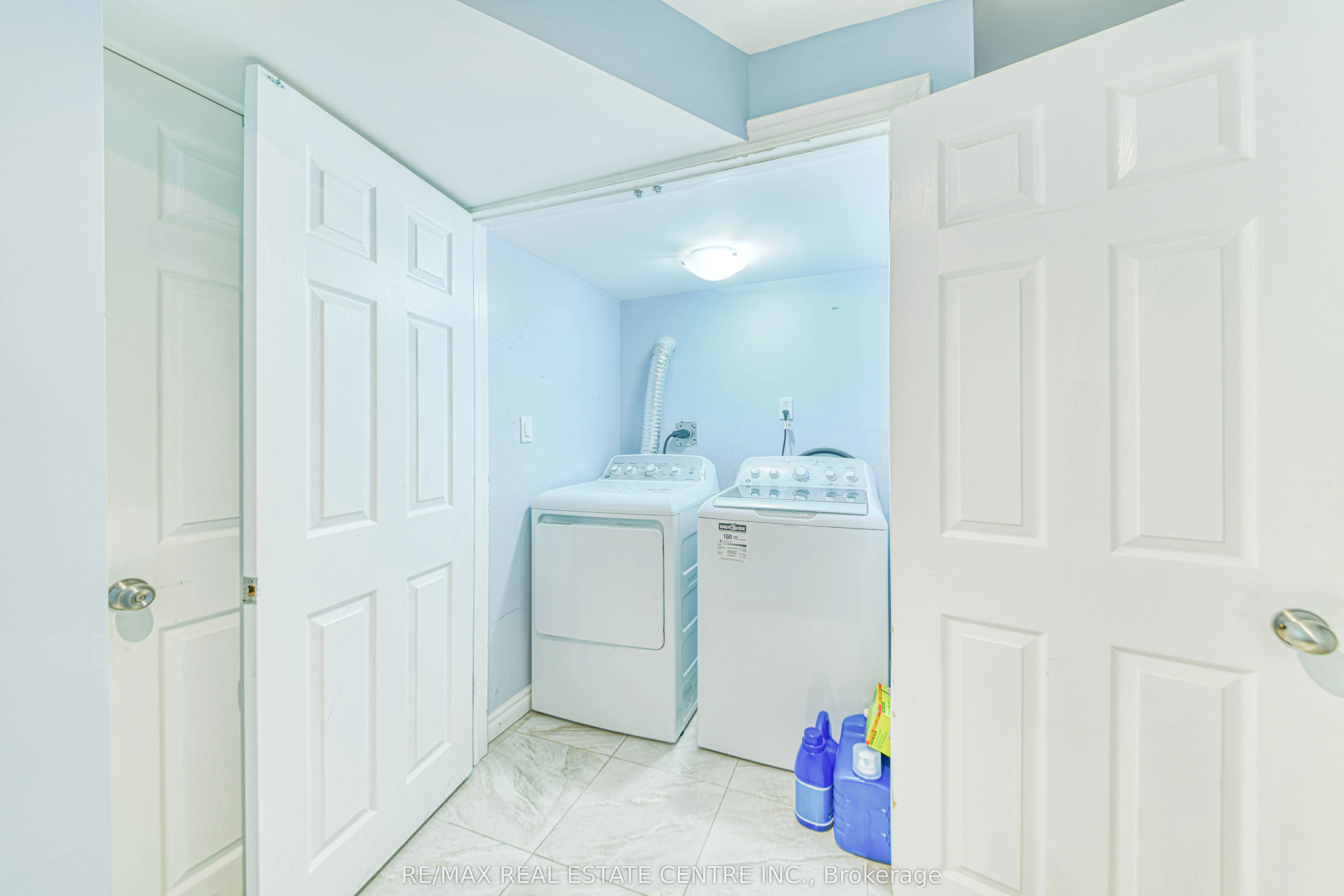 3100 Country Lane