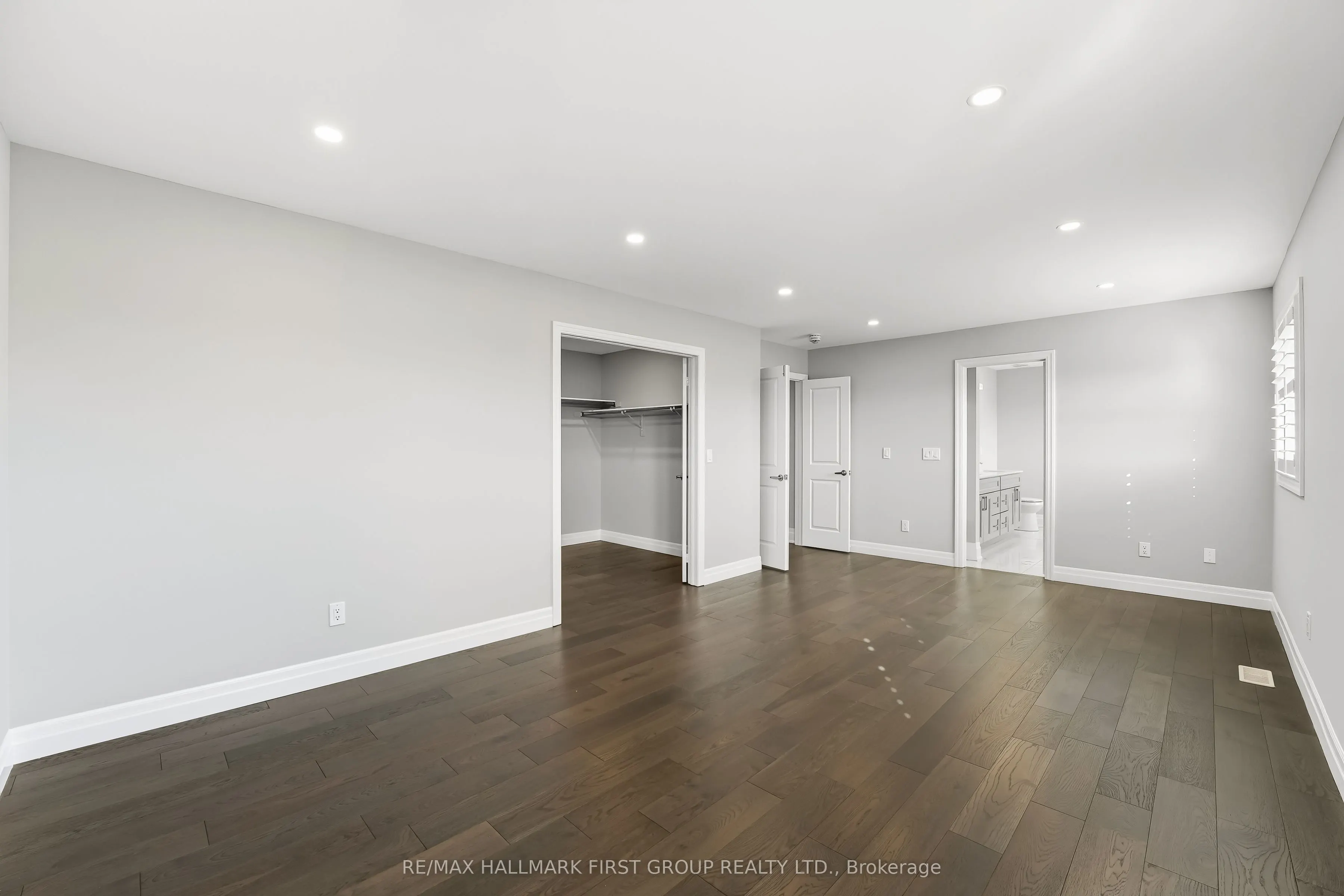19 Purdy Place, #Main & Upper