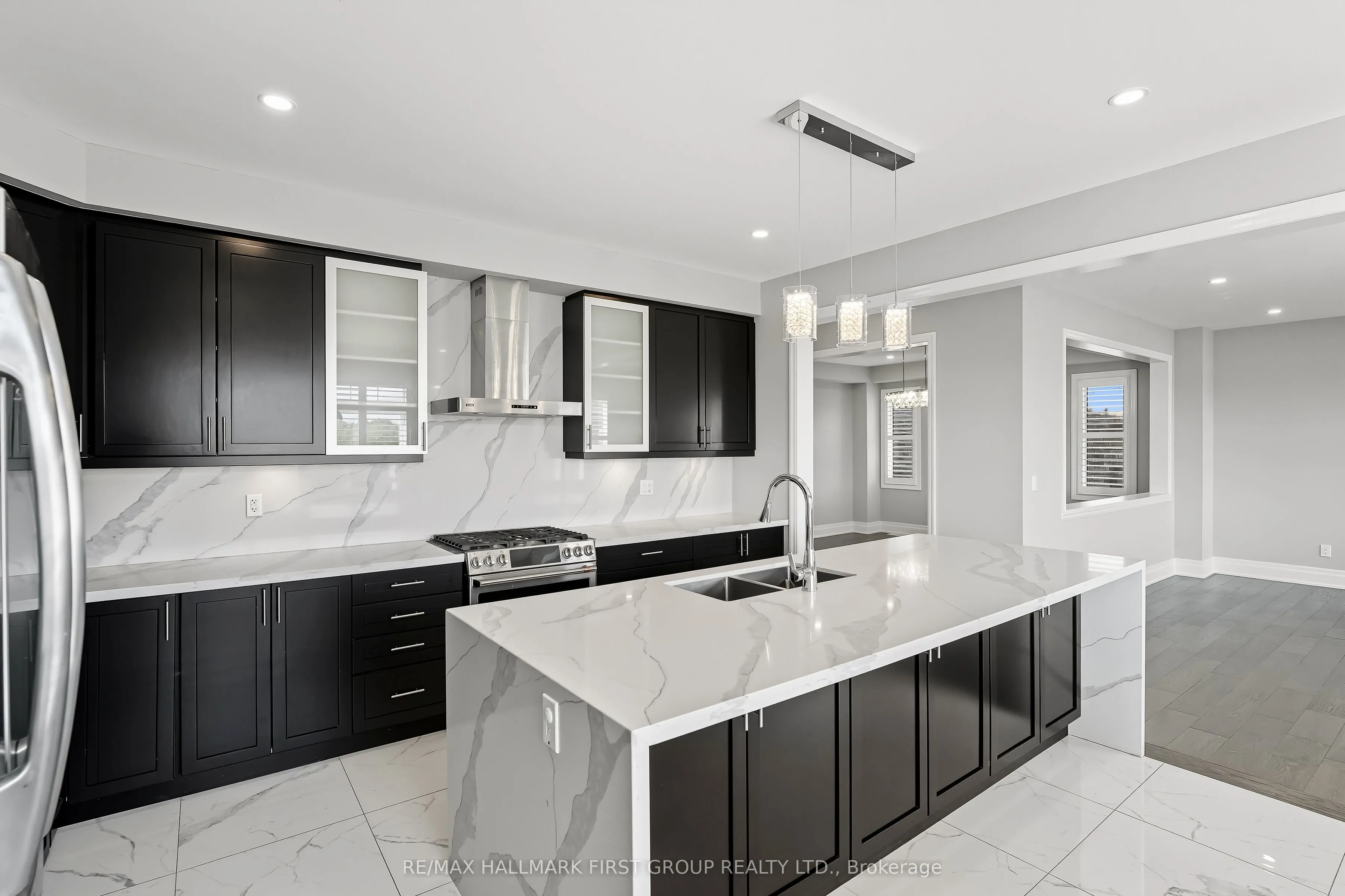 19 Purdy Place, #Main & Upper