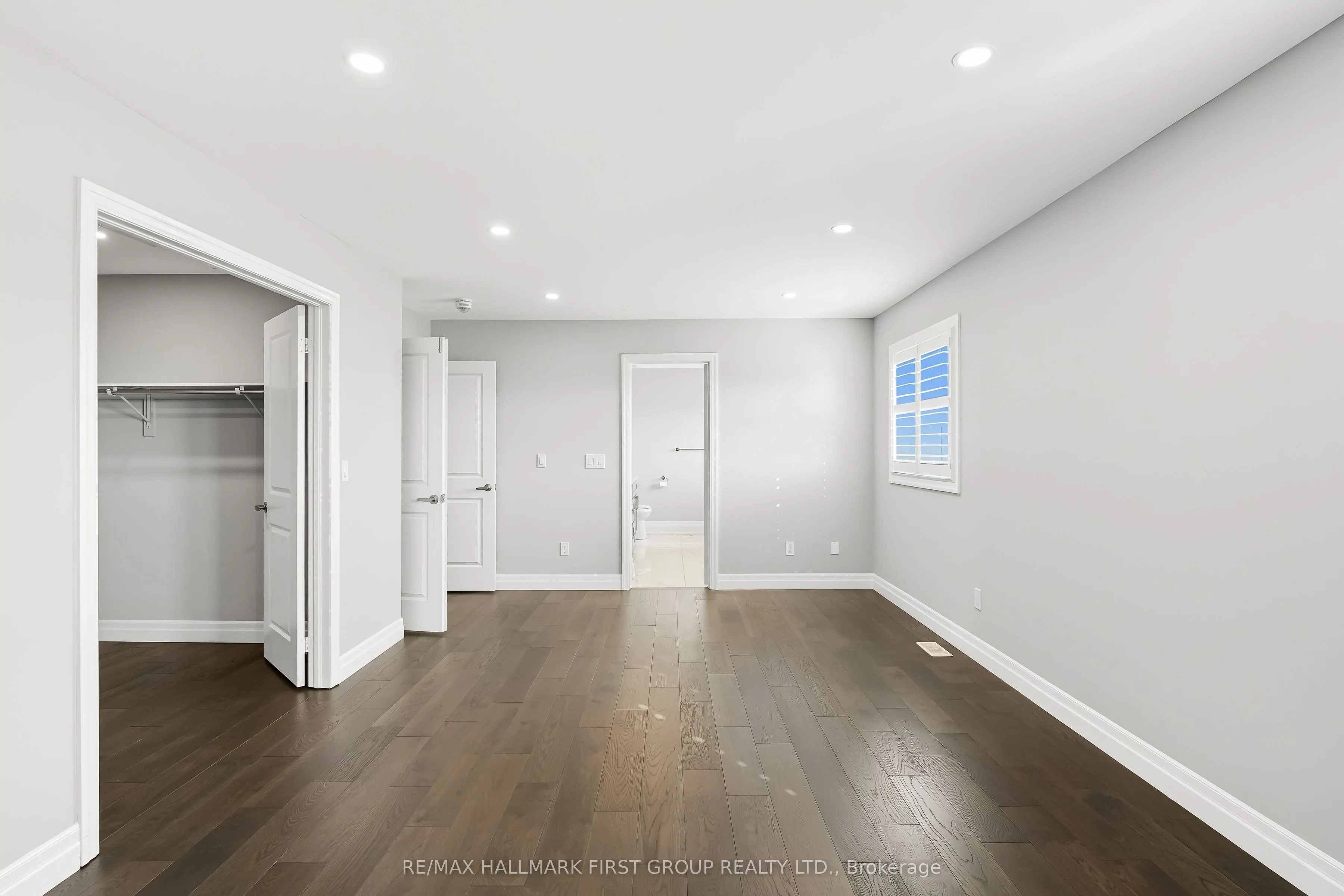 19 Purdy Place, #Main & Upper