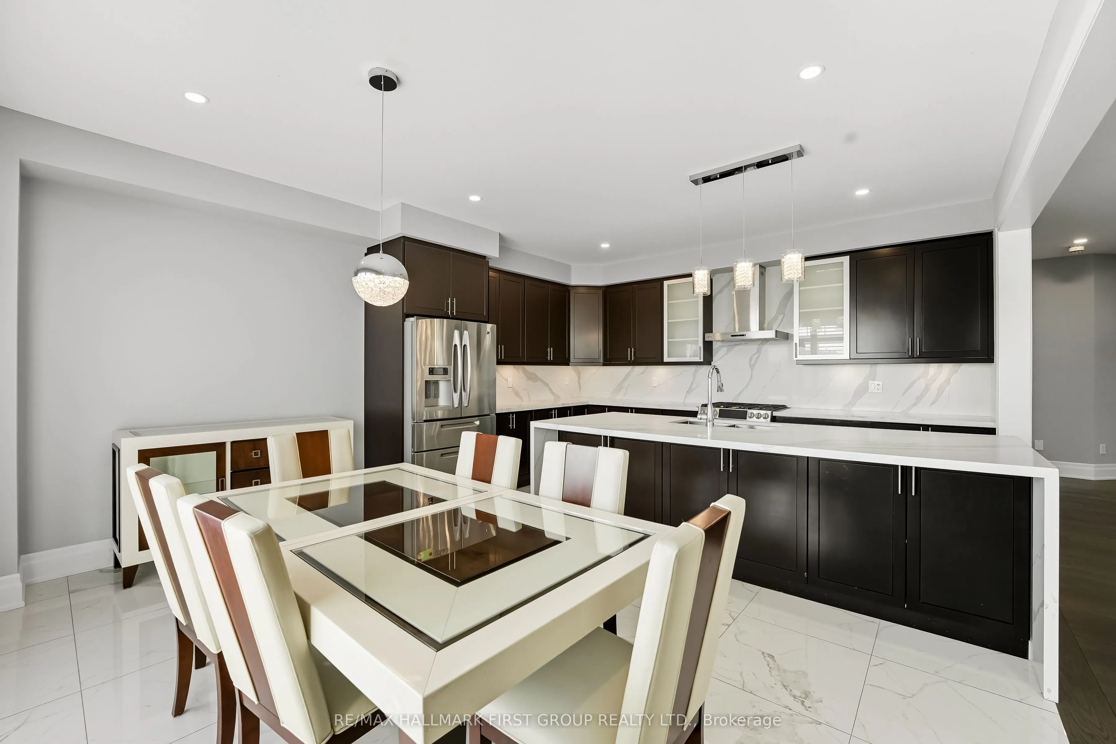 19 Purdy Place, #Main & Upper