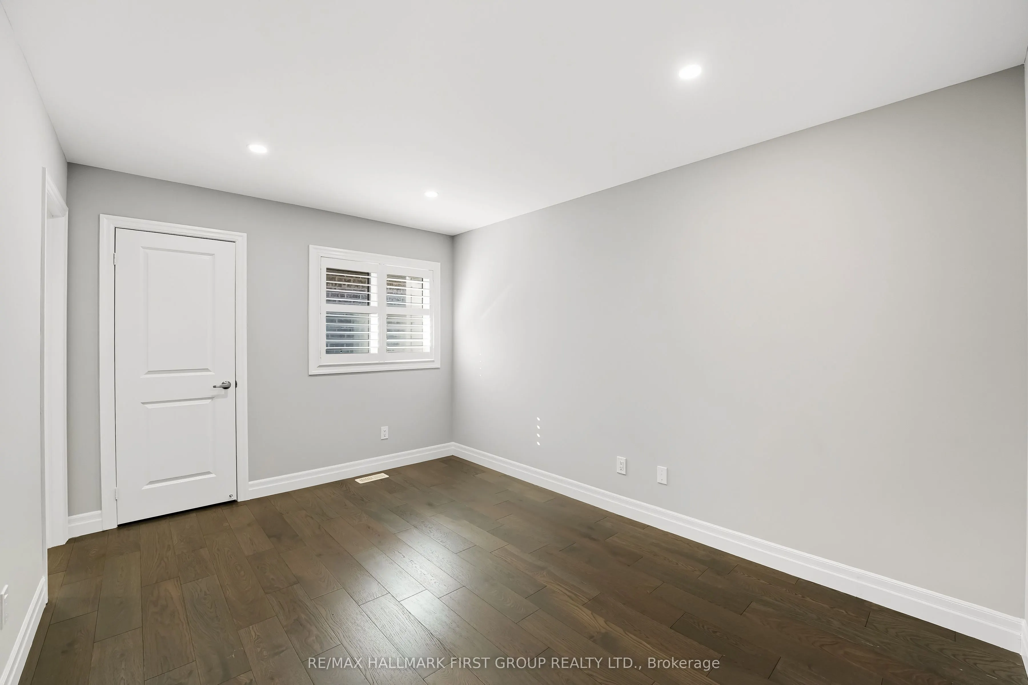 19 Purdy Place, #Main & Upper