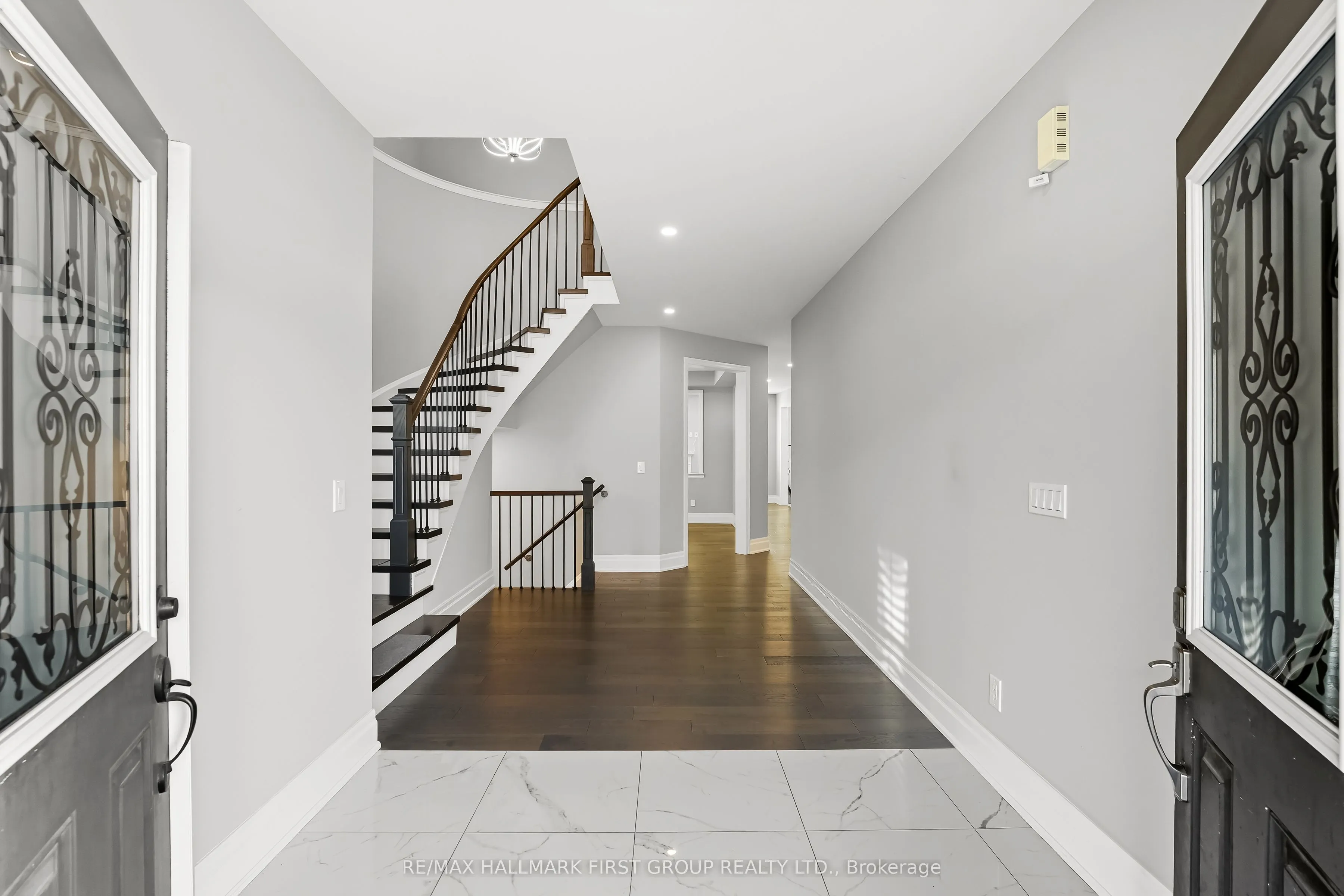 19 Purdy Place, #Main & Upper
