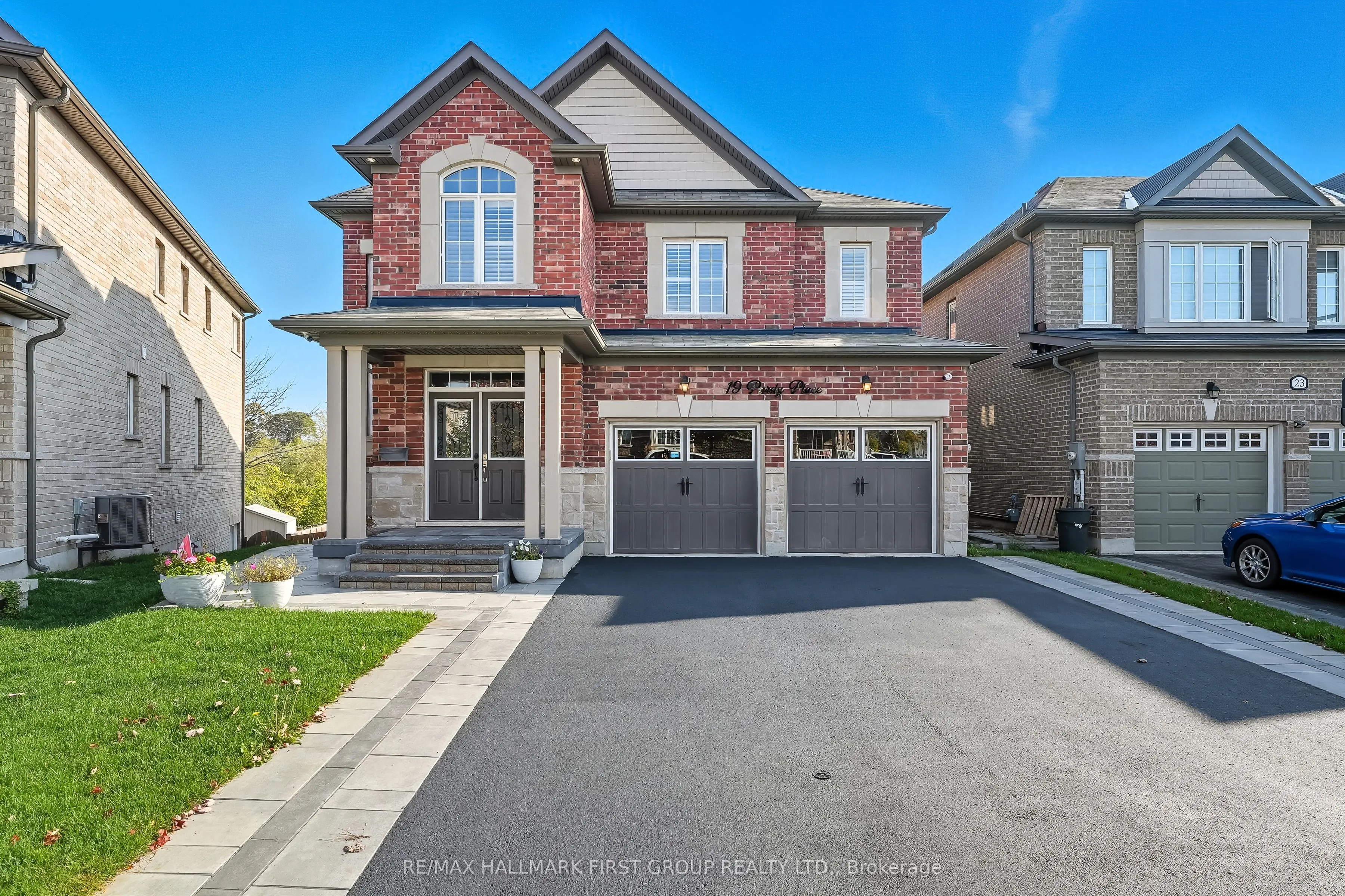19 Purdy Place, #Main & Upper