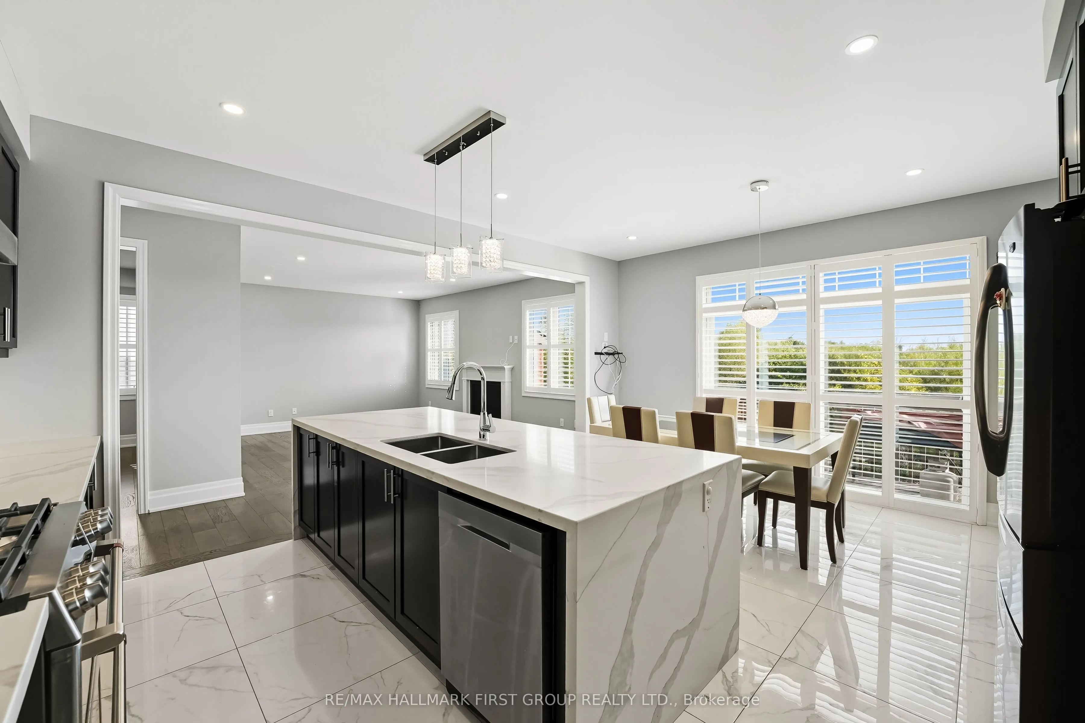 19 Purdy Place, #Main & Upper