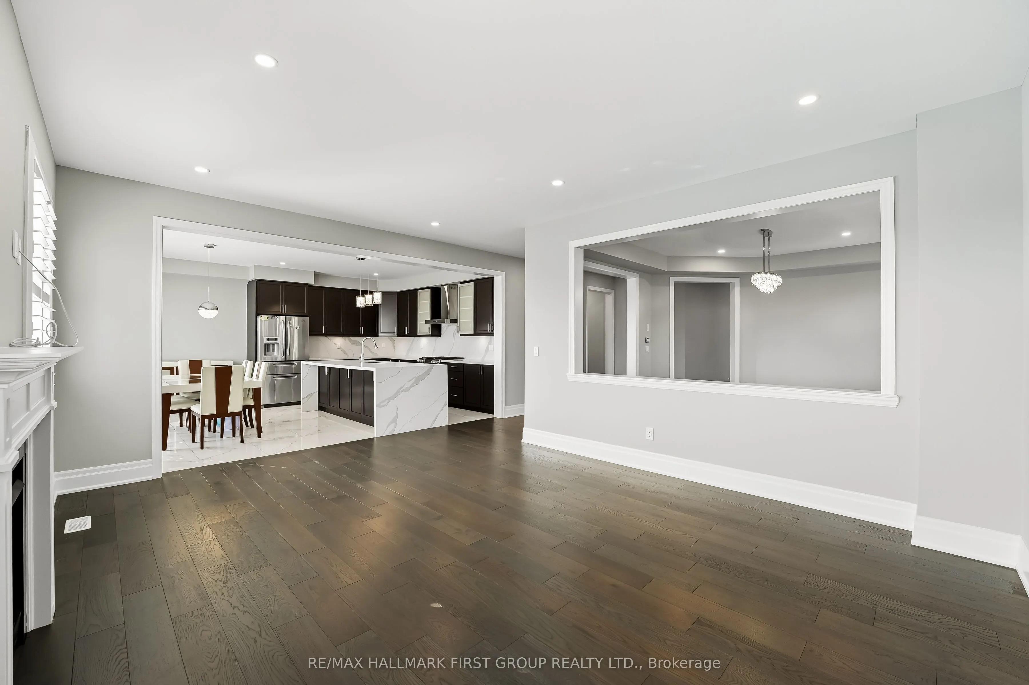 19 Purdy Place, #Main & Upper