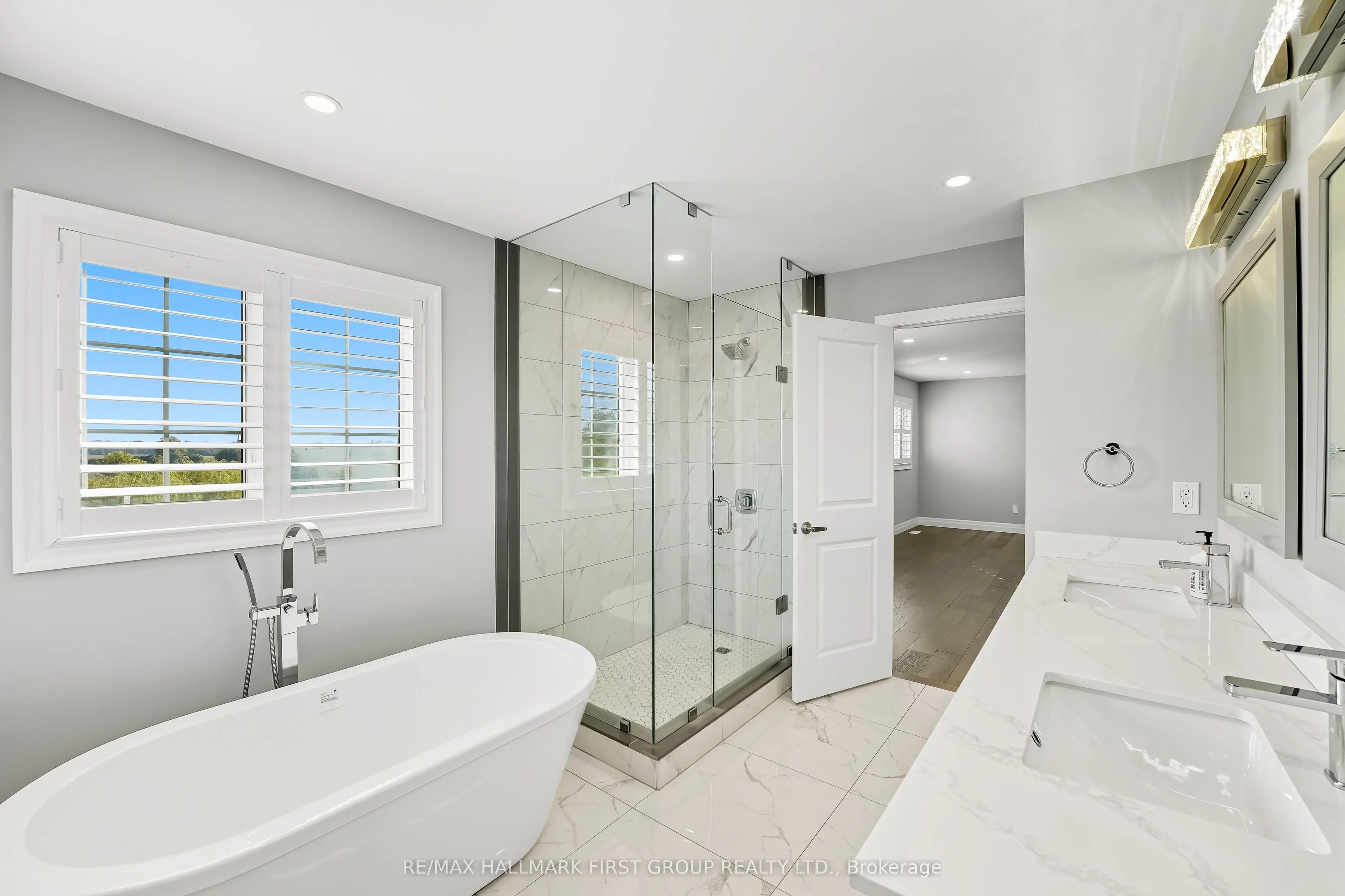 19 Purdy Place, #Main & Upper
