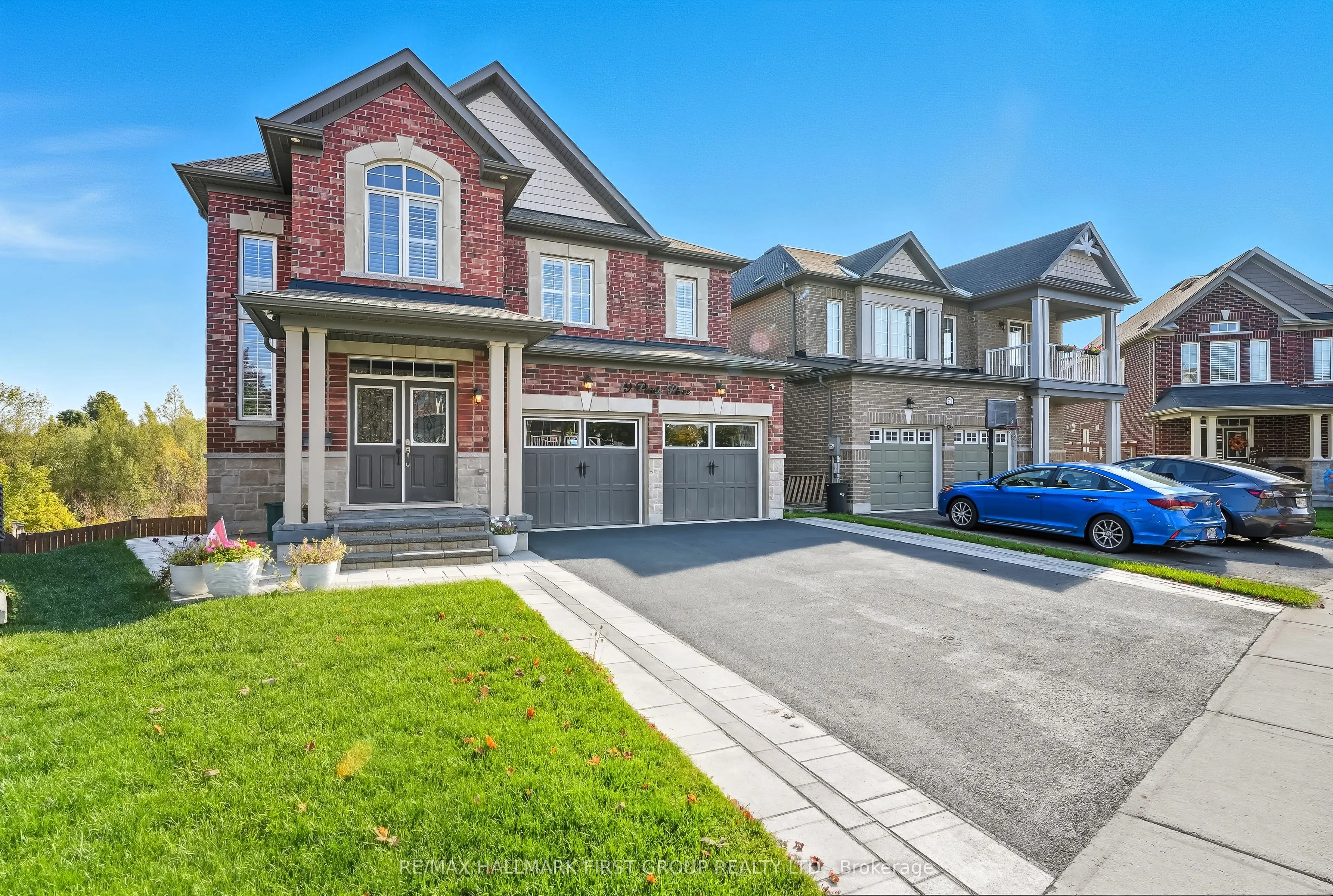 19 Purdy Place, #Main & Upper