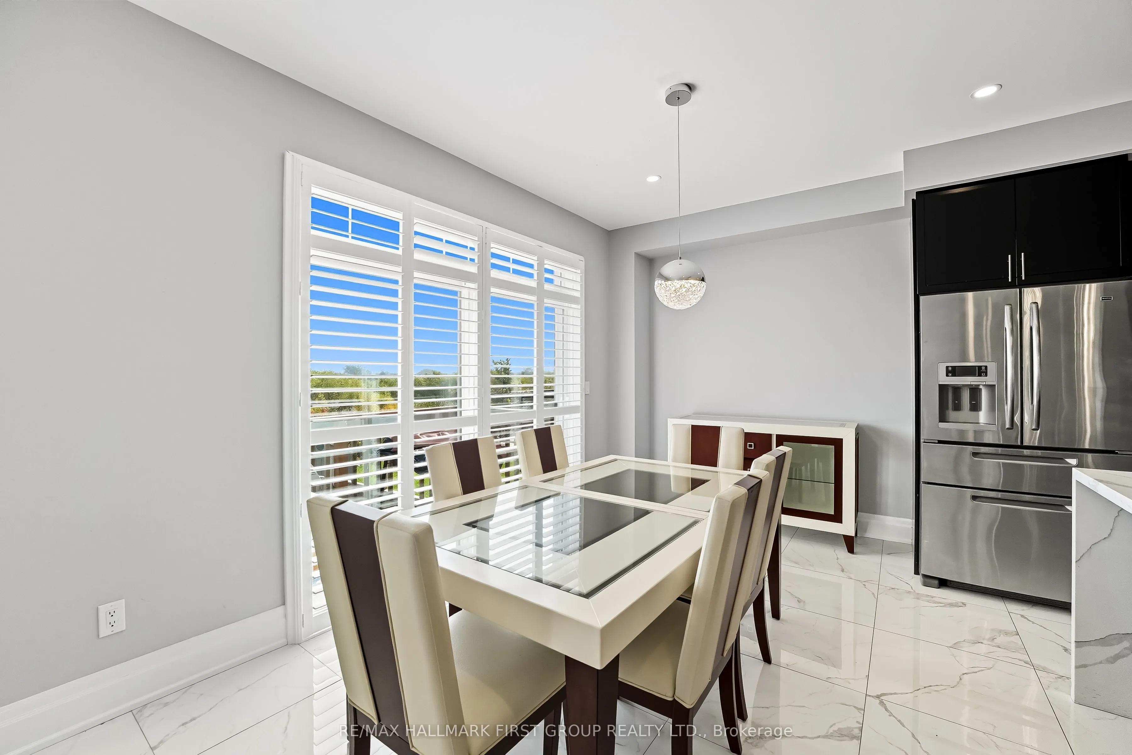 19 Purdy Place, #Main & Upper
