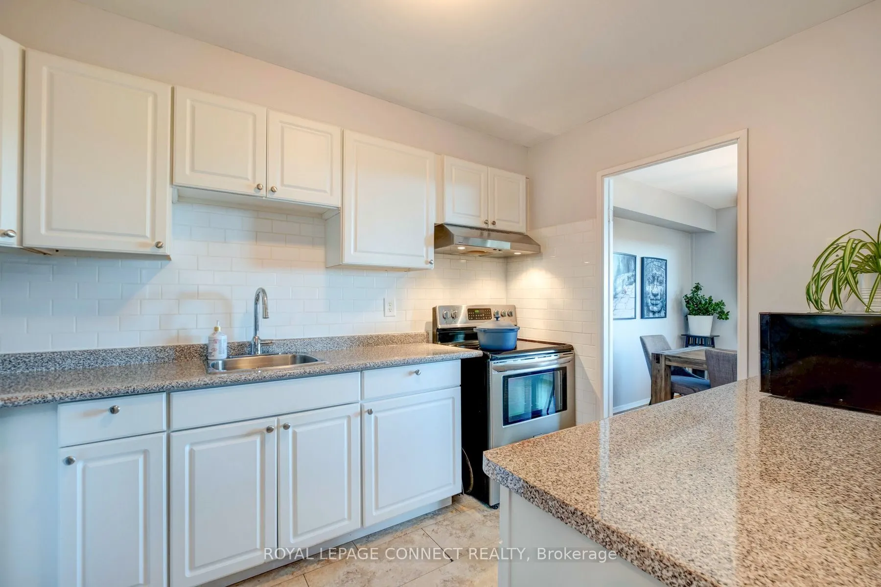 92 Church Street S, #906