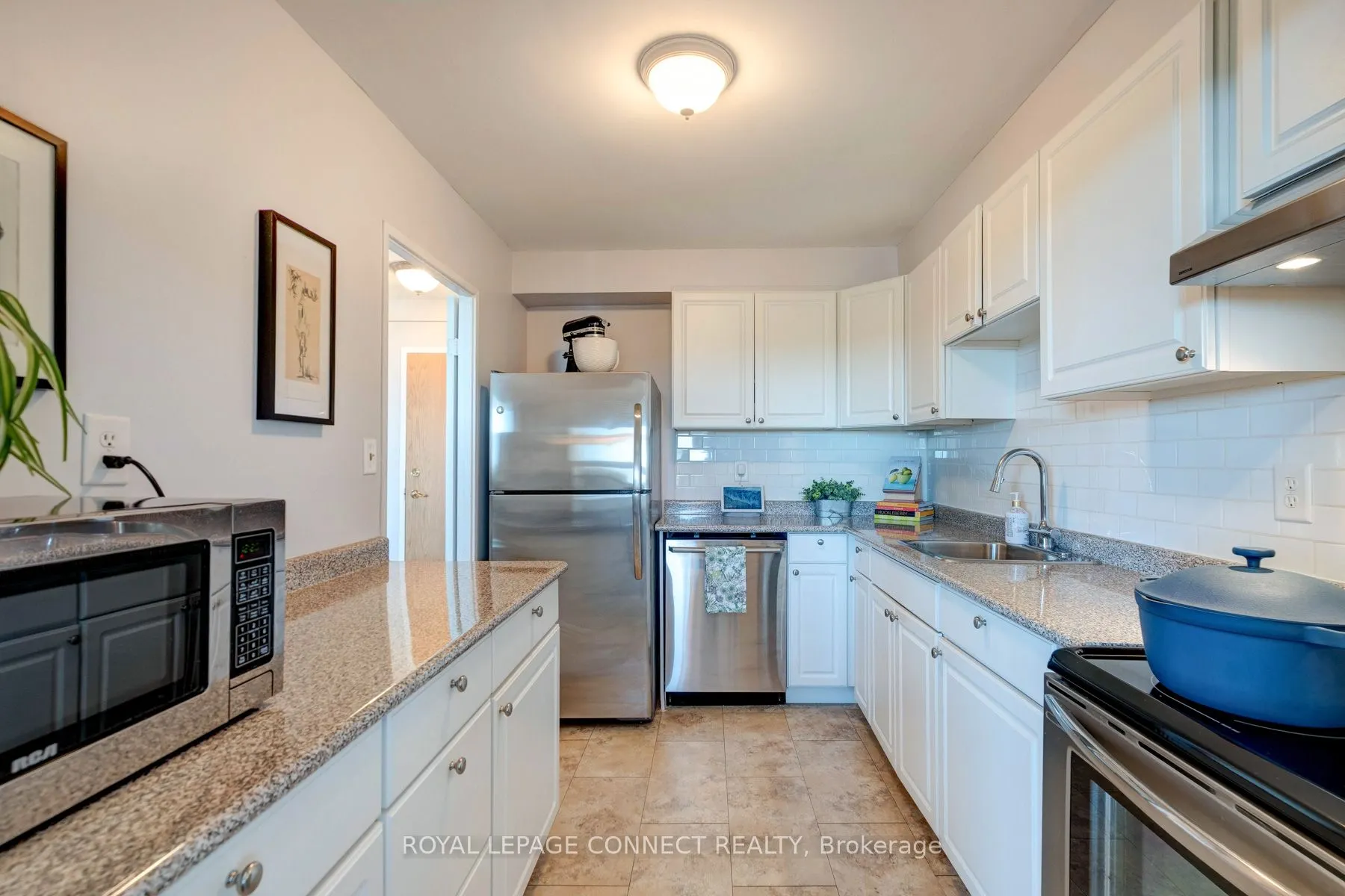 92 Church Street S, #906
