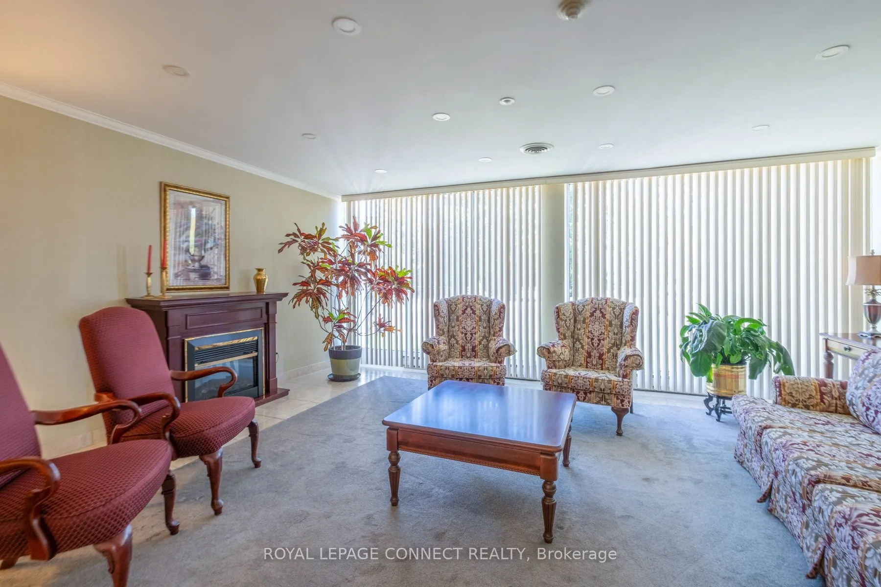 92 Church Street S, #906