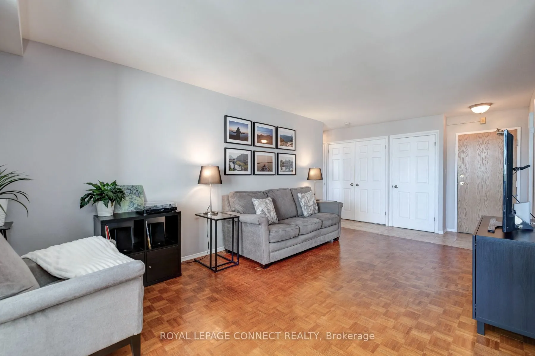 92 Church Street S, #906