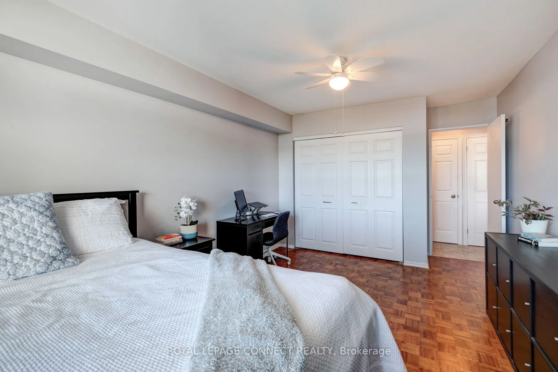 92 Church Street S, #906
