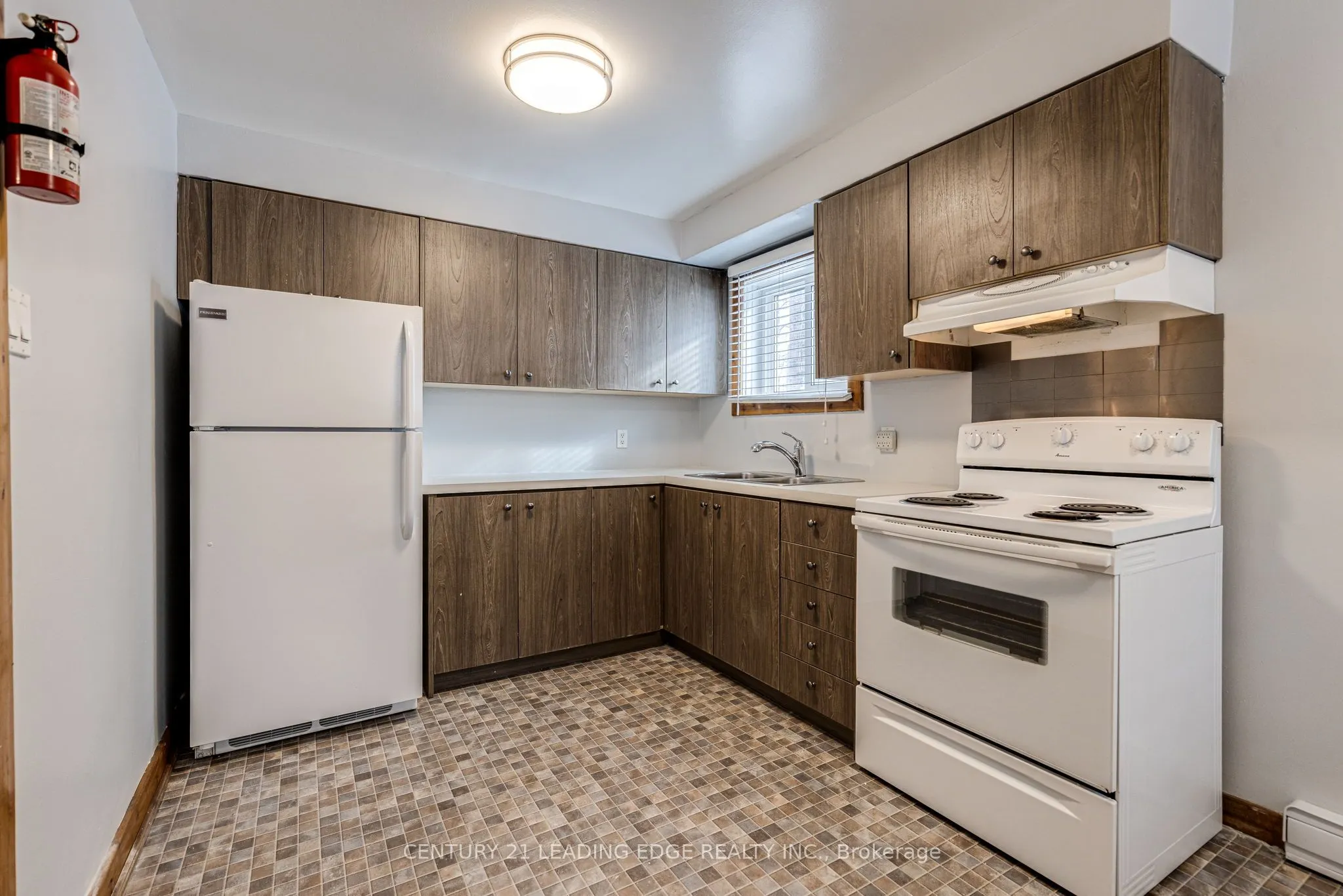 796 MIDLAND Avenue, #1