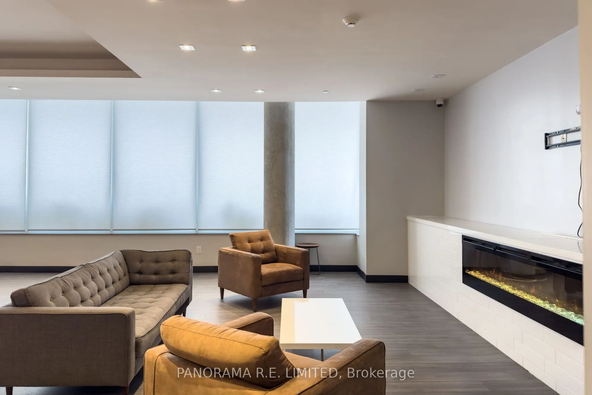3560 St Clair Avenue E, #318