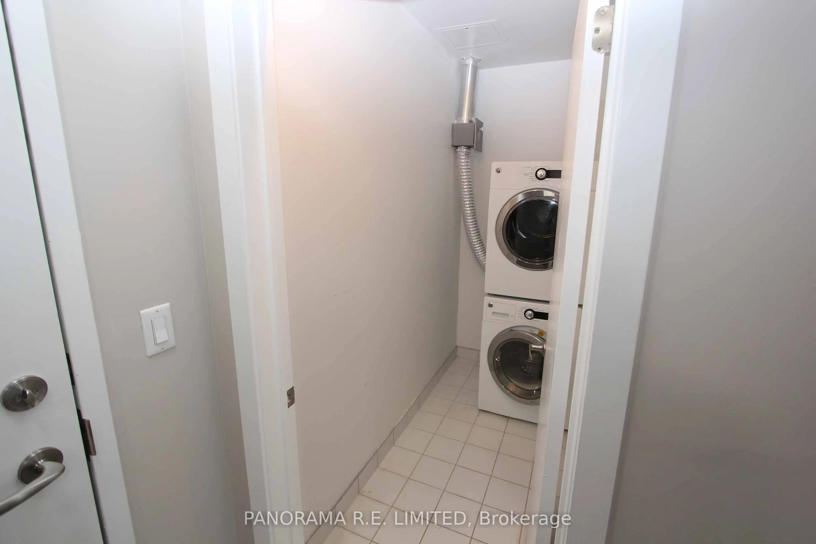3560 St Clair Avenue E, #318