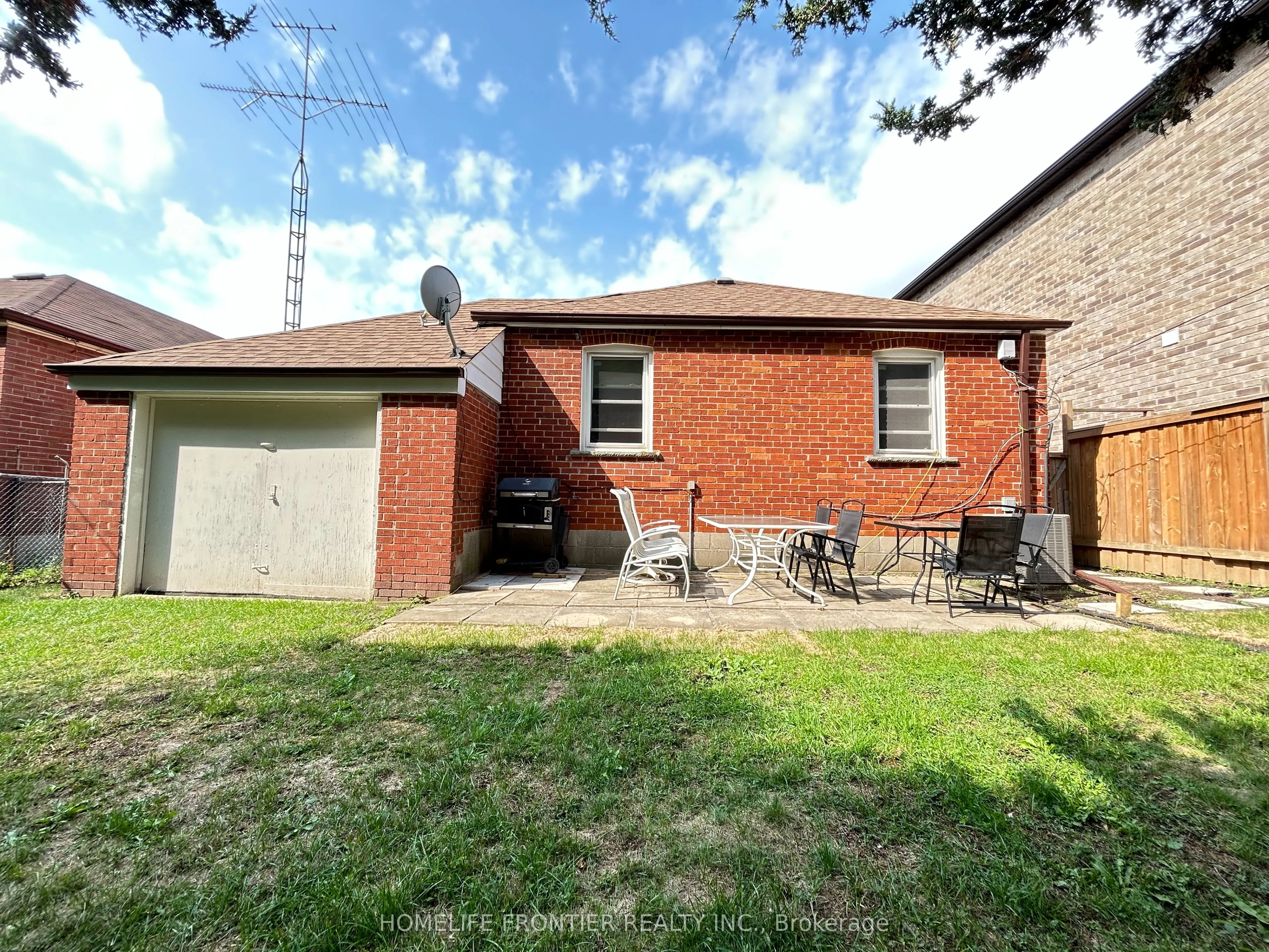 27 Rensburg Drive