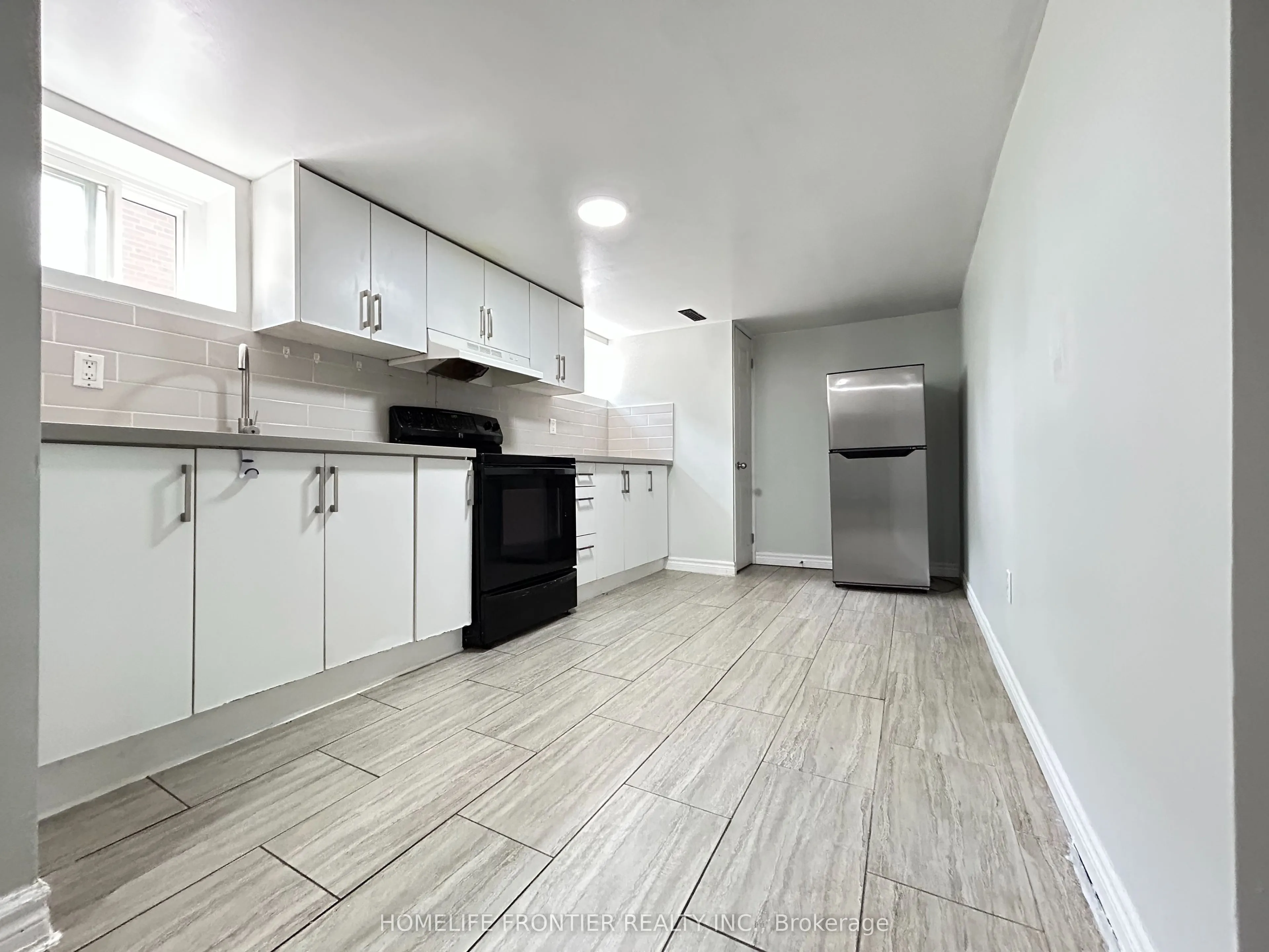27 Rensburg Drive