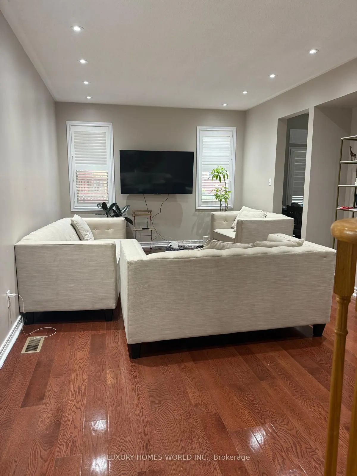 50 Glacier Crescent