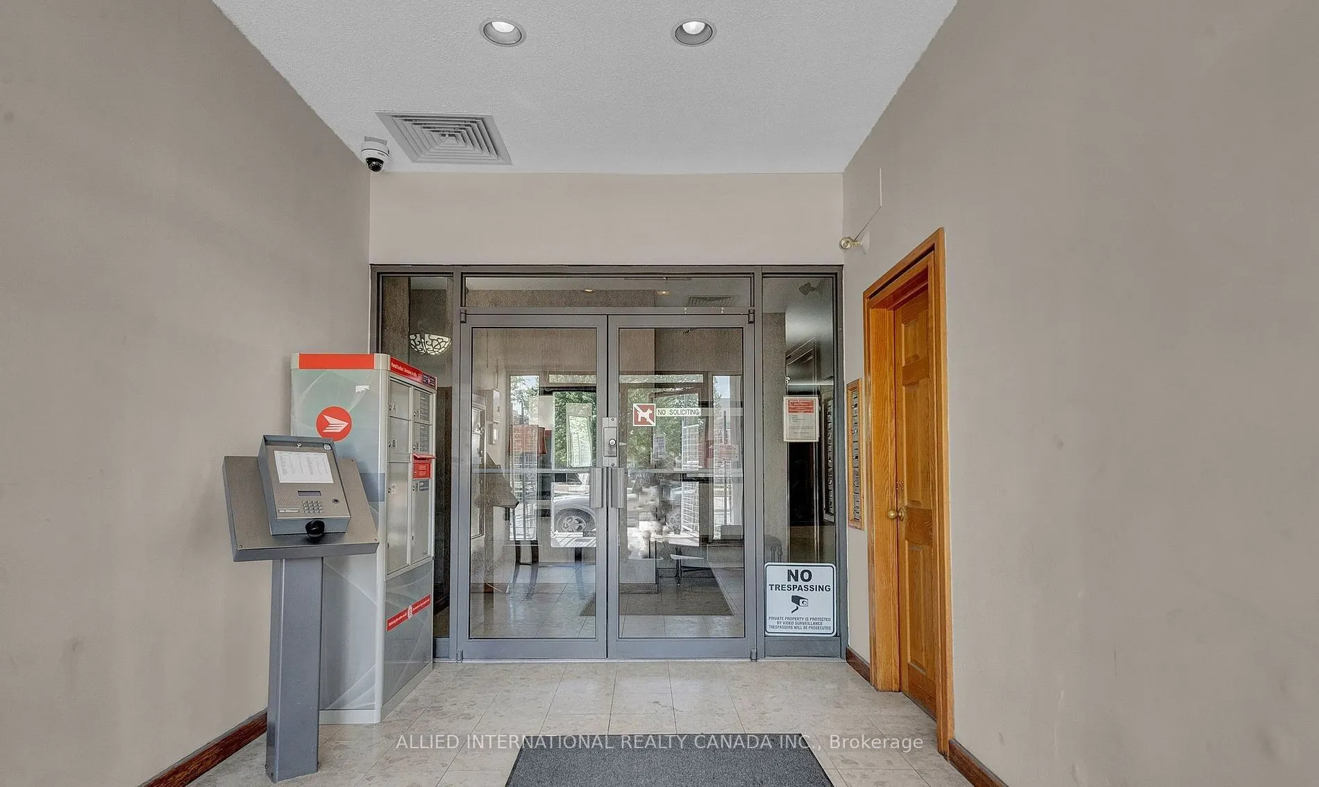 80 Athol Street E, #404