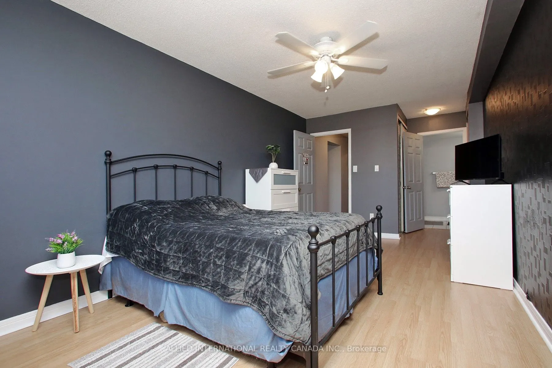 80 Athol Street E, #404