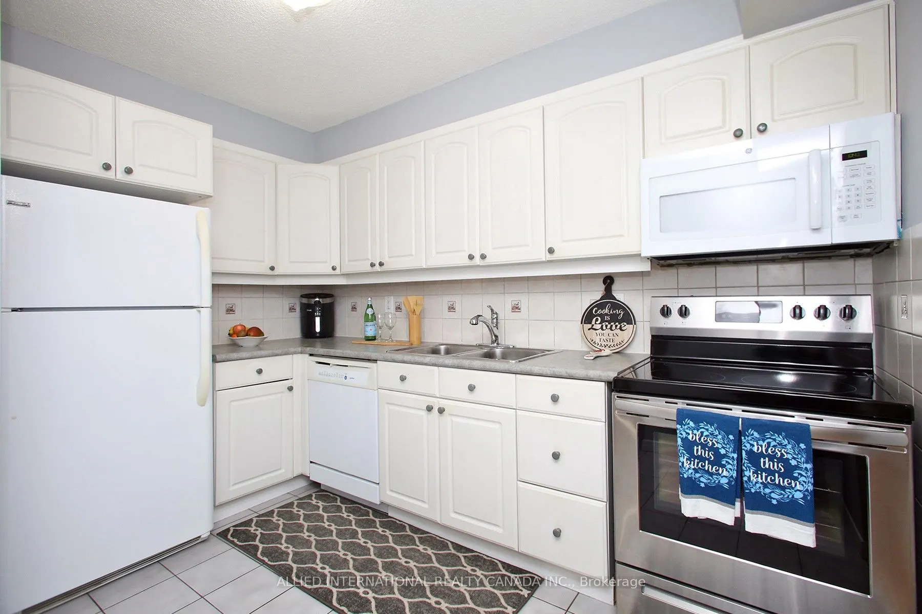 80 Athol Street E, #404