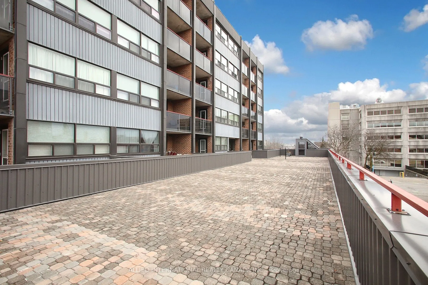 80 Athol Street E, #404