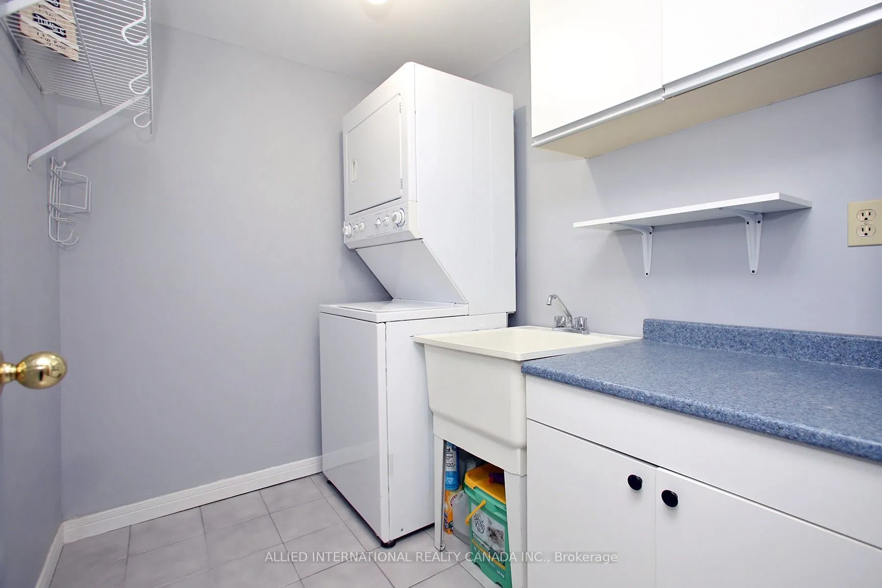 80 Athol Street E, #404