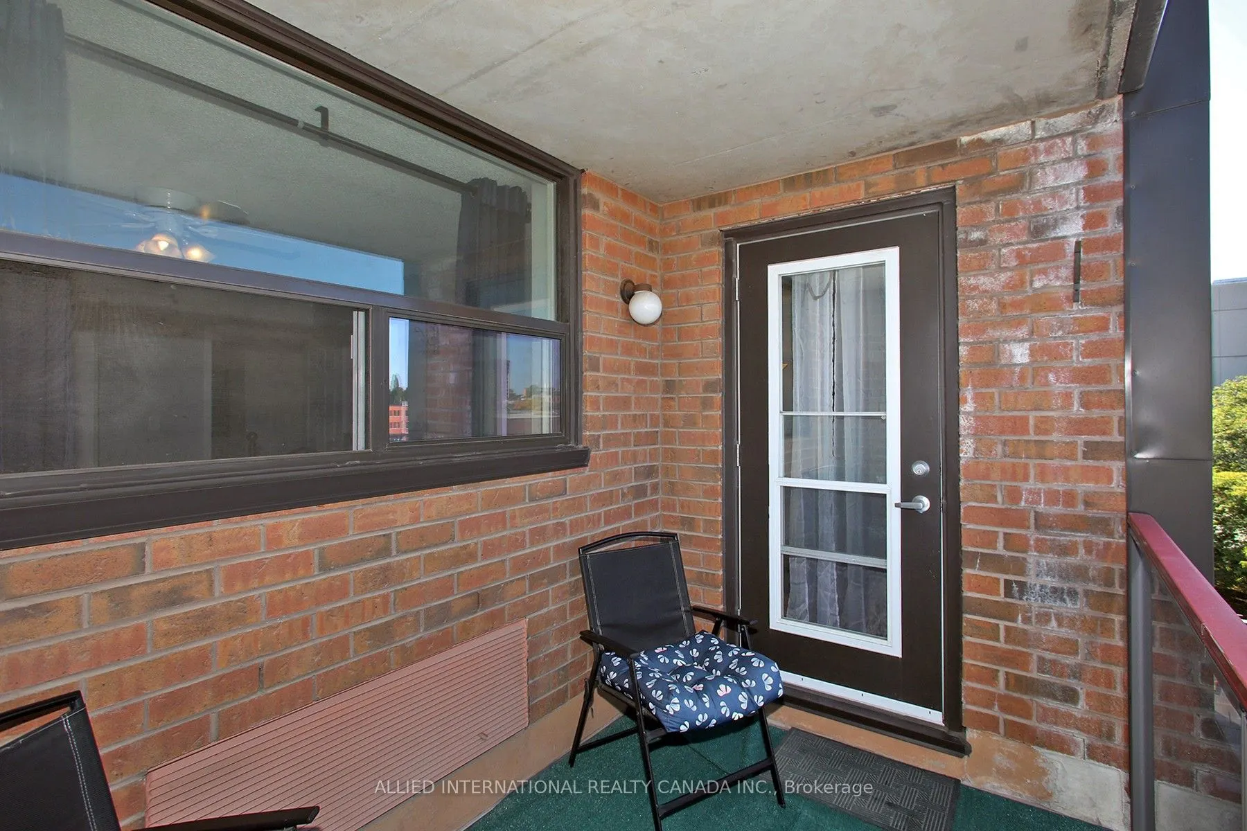 80 Athol Street E, #404