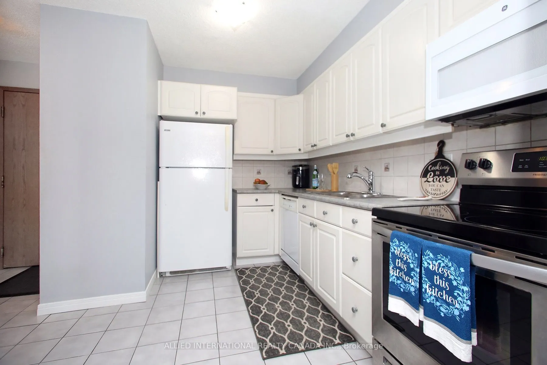 80 Athol Street E, #404