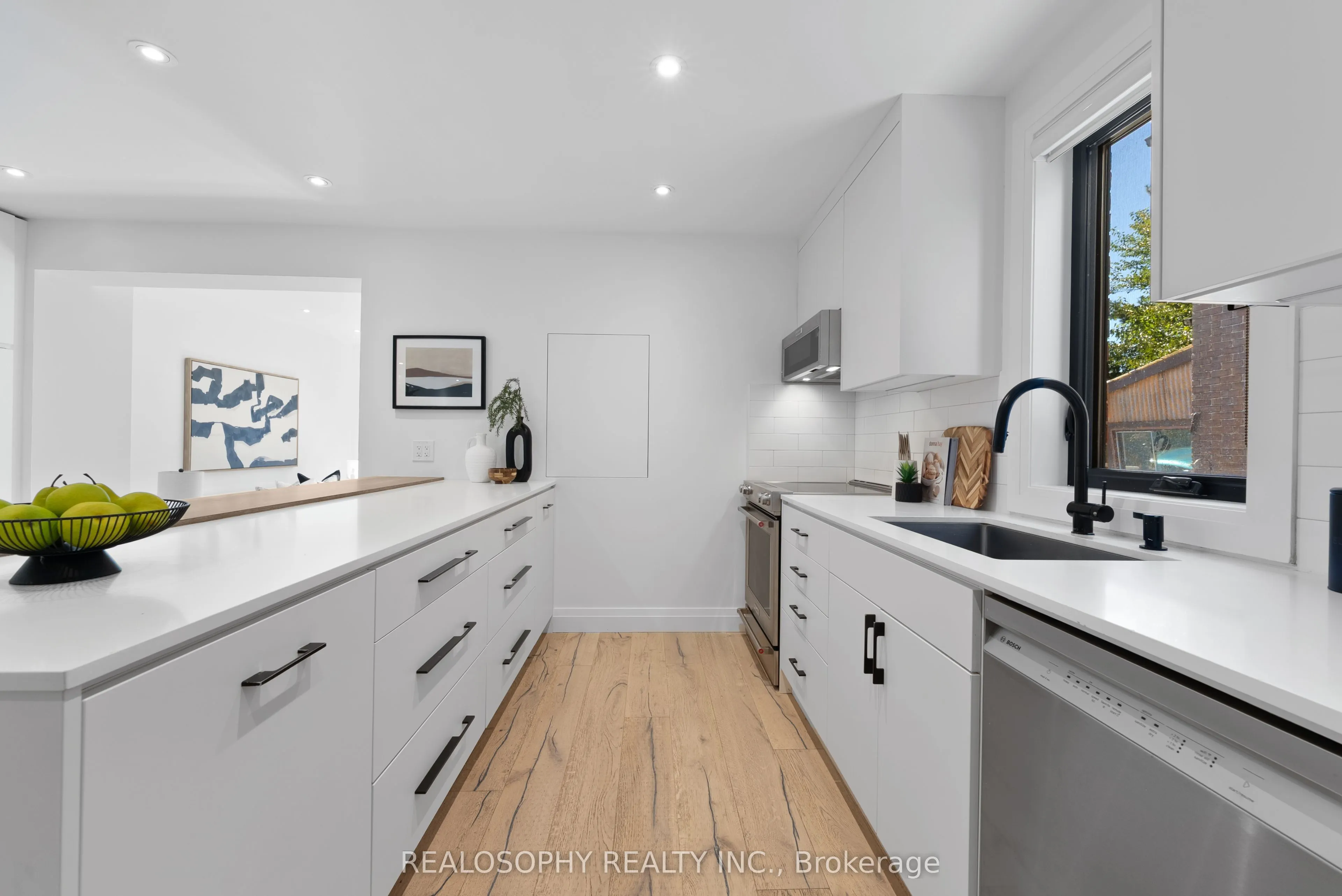 69 Wallington Avenue