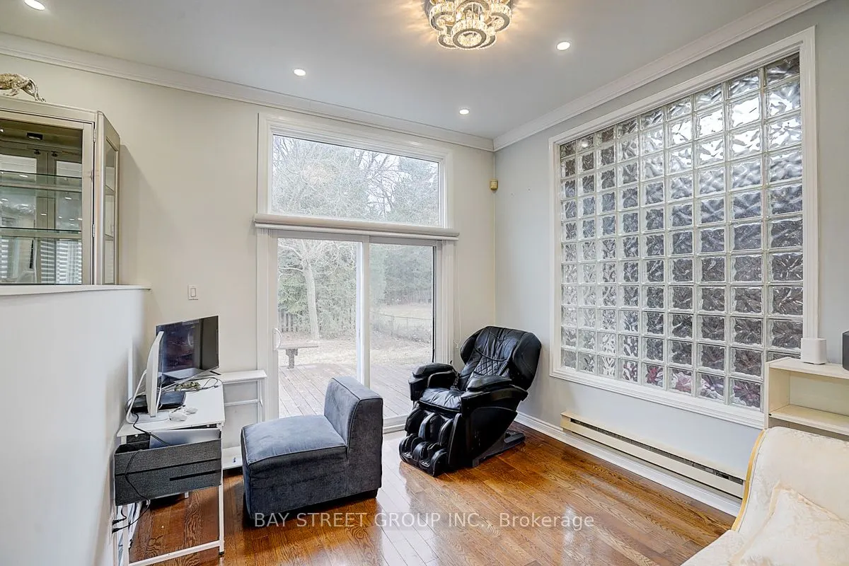 6 Larwood Boulevard