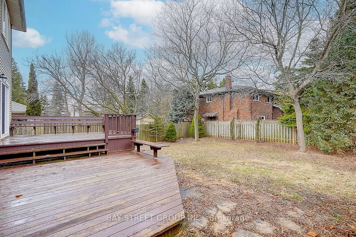 6 Larwood Boulevard