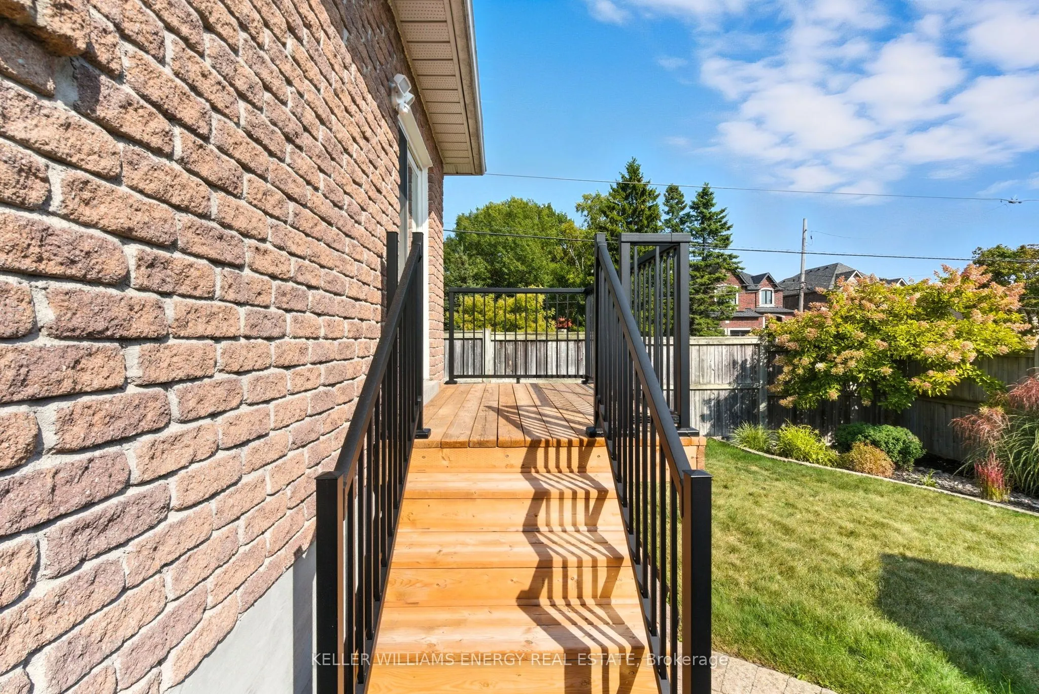 1 Daiseyfield Avenue