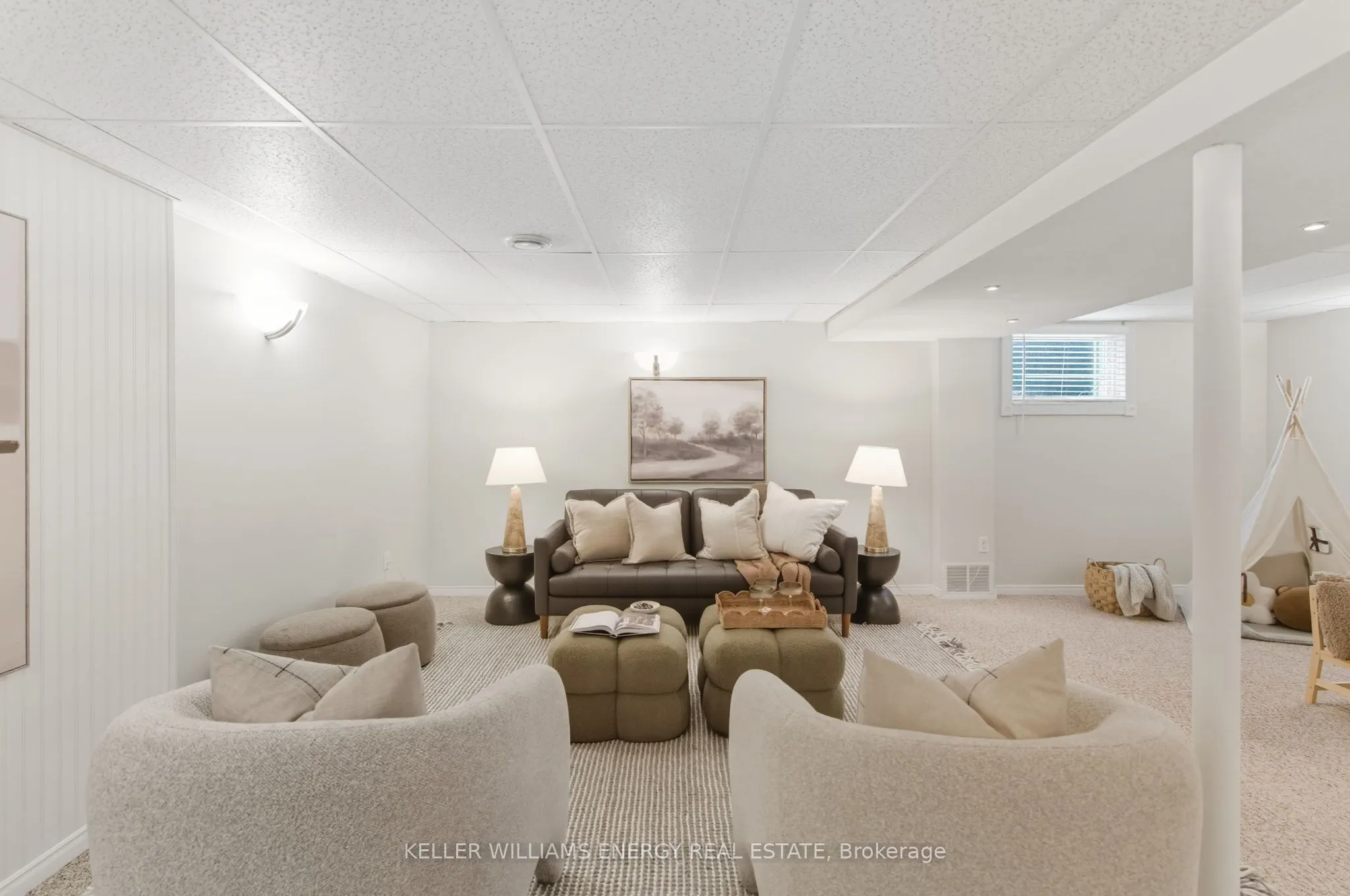 1 Daiseyfield Avenue