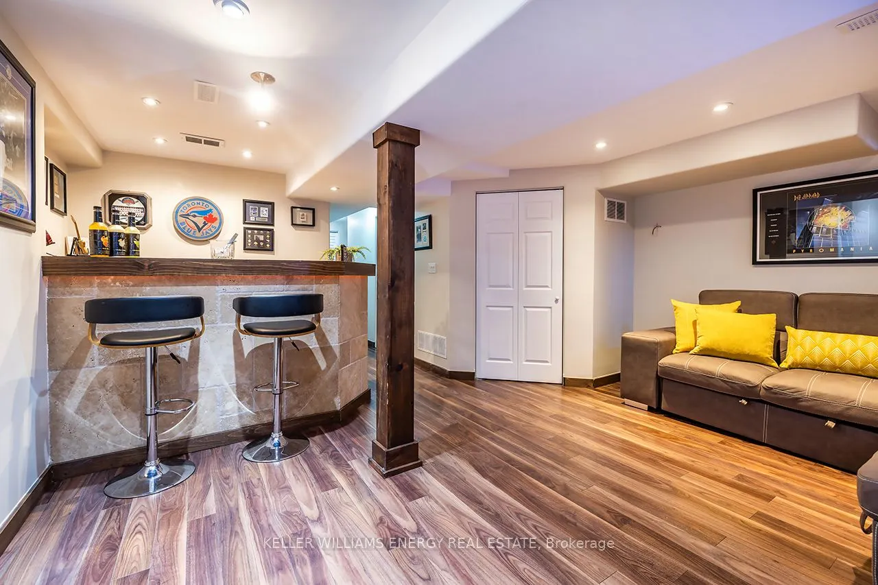 8 Bagnell Crescent