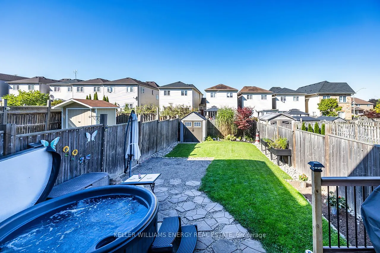 8 Bagnell Crescent