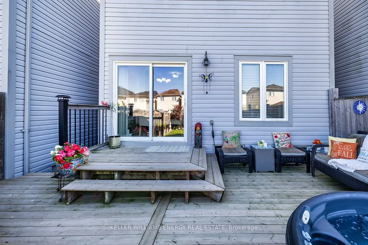 8 Bagnell Crescent