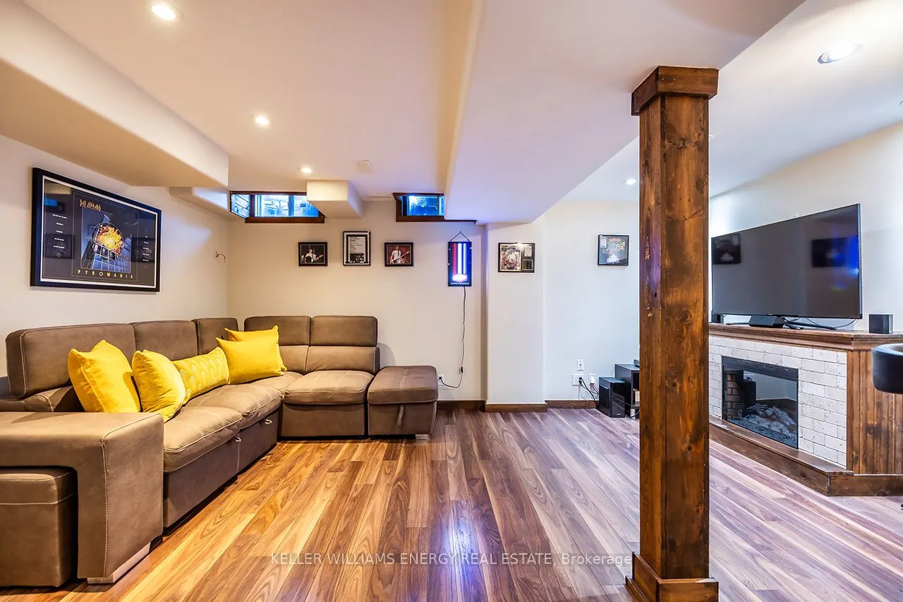 8 Bagnell Crescent