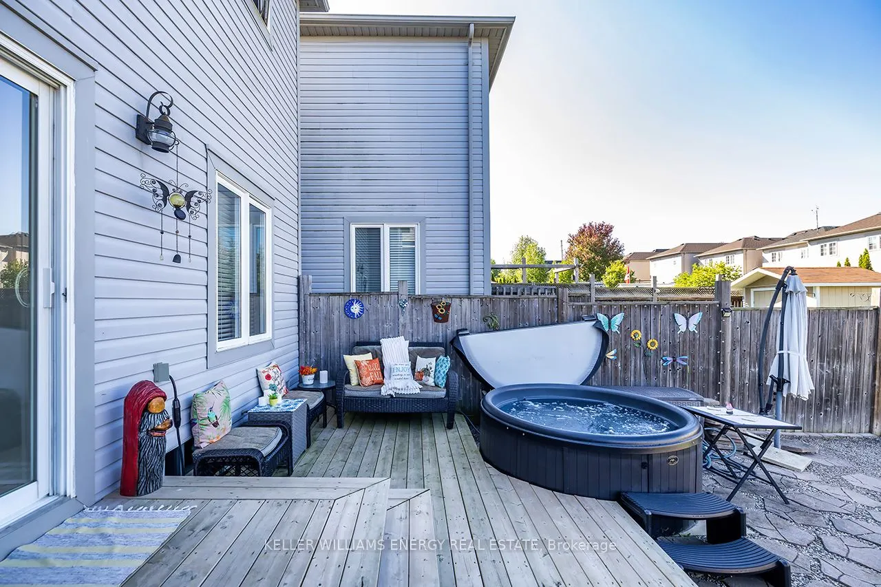 8 Bagnell Crescent